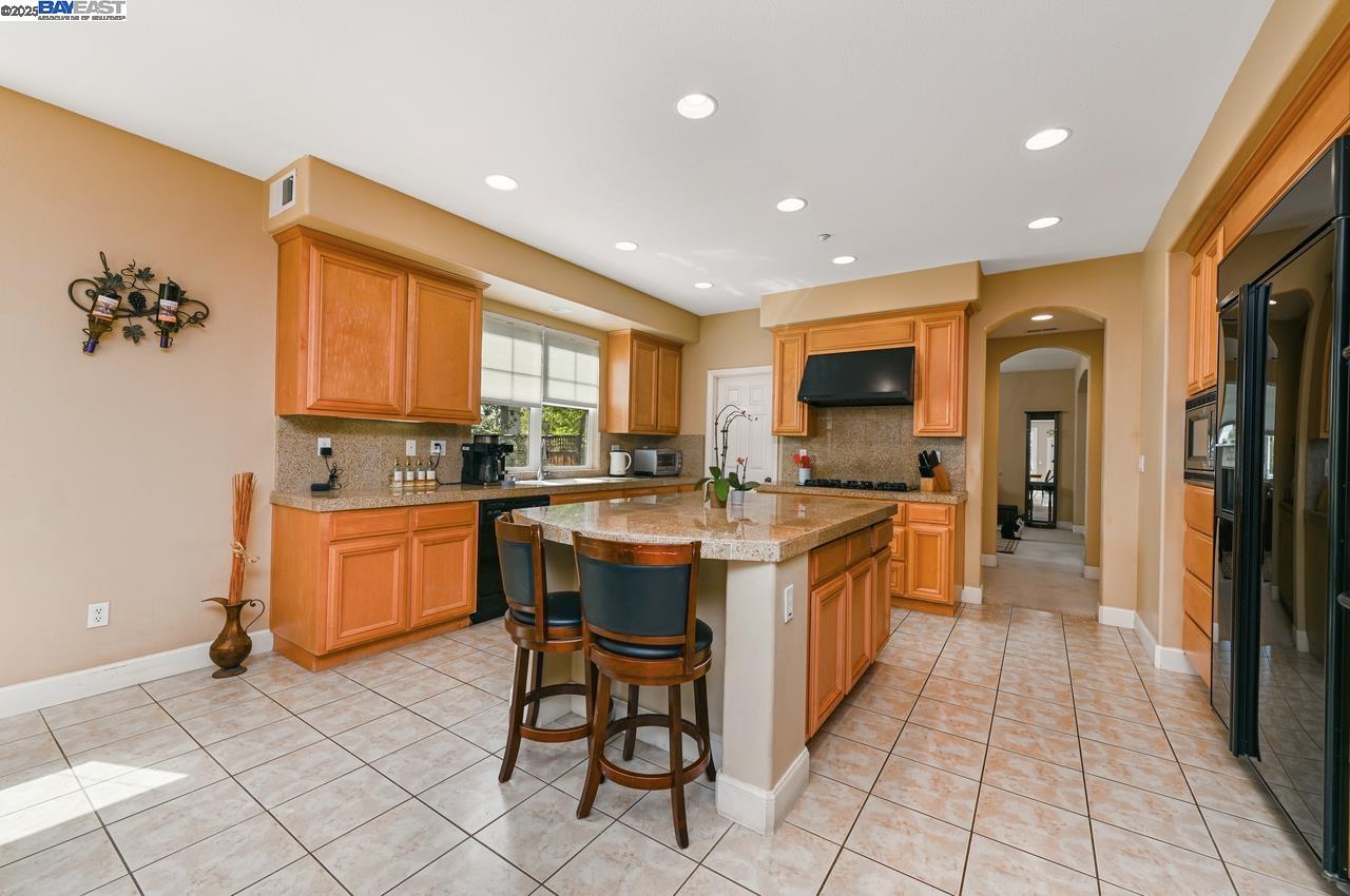 Detail Gallery Image 14 of 47 For 5808 Elder Cir, Livermore,  CA 94550 - 5 Beds | 4 Baths