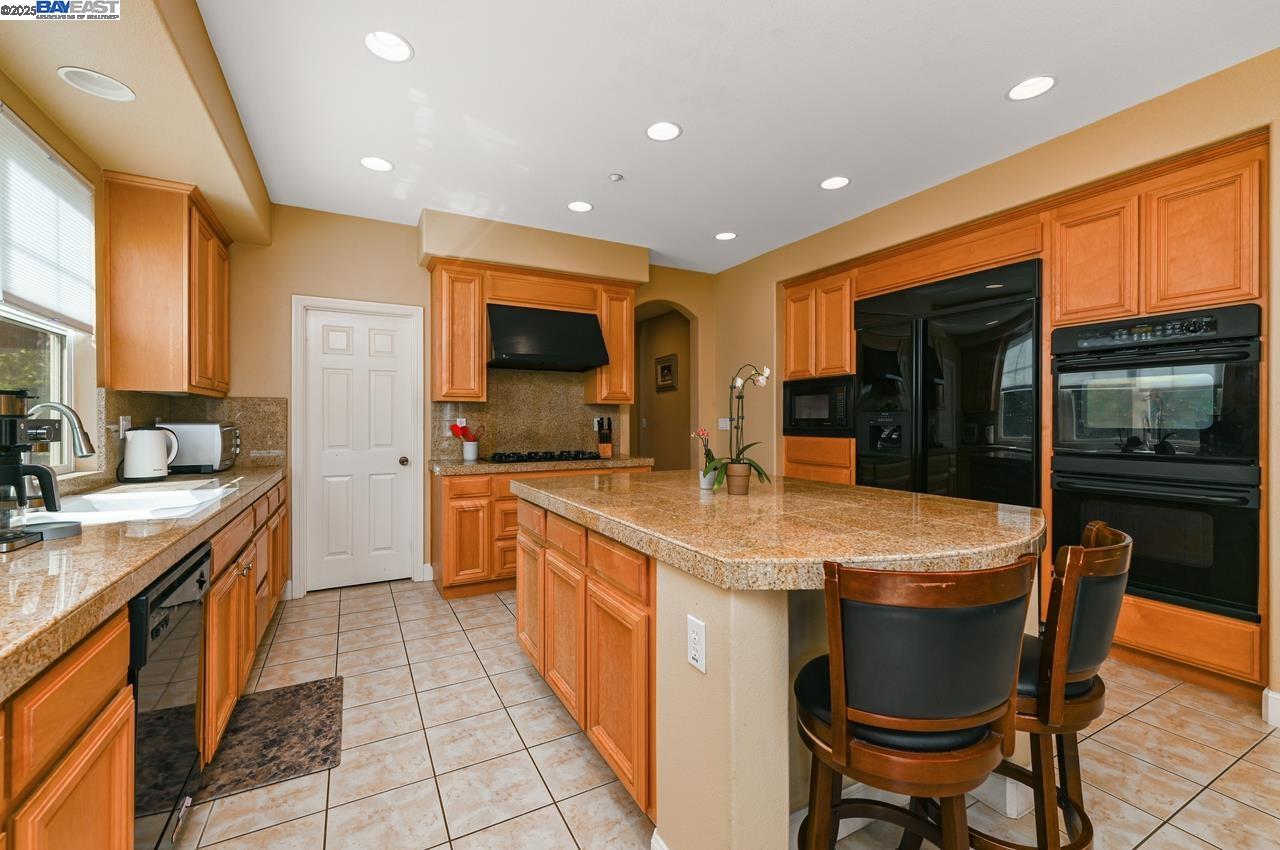 Detail Gallery Image 16 of 47 For 5808 Elder Cir, Livermore,  CA 94550 - 5 Beds | 4 Baths