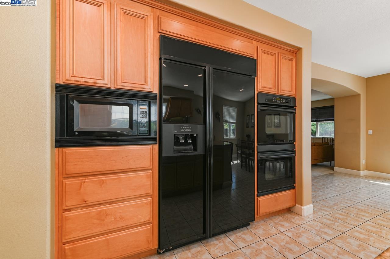Detail Gallery Image 17 of 47 For 5808 Elder Cir, Livermore,  CA 94550 - 5 Beds | 4 Baths