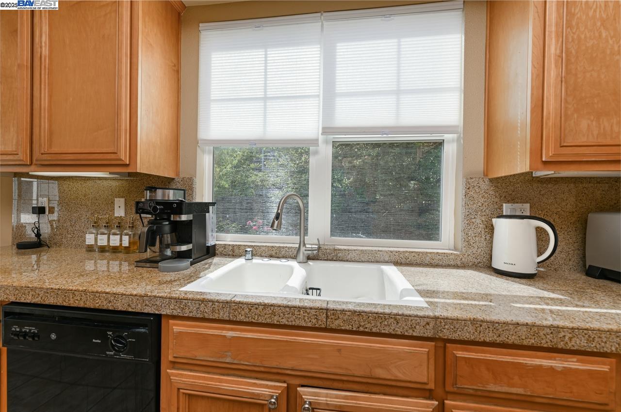 Detail Gallery Image 19 of 47 For 5808 Elder Cir, Livermore,  CA 94550 - 5 Beds | 4 Baths