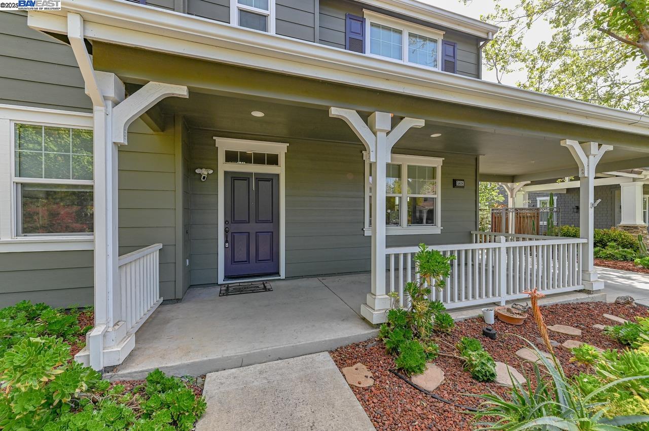 Detail Gallery Image 3 of 47 For 5808 Elder Cir, Livermore,  CA 94550 - 5 Beds | 4 Baths