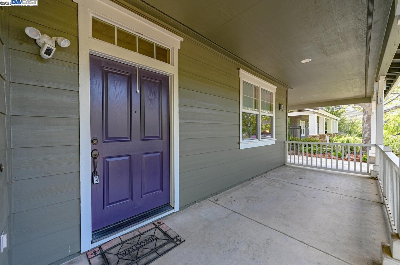 Detail Gallery Image 4 of 47 For 5808 Elder Cir, Livermore,  CA 94550 - 5 Beds | 4 Baths