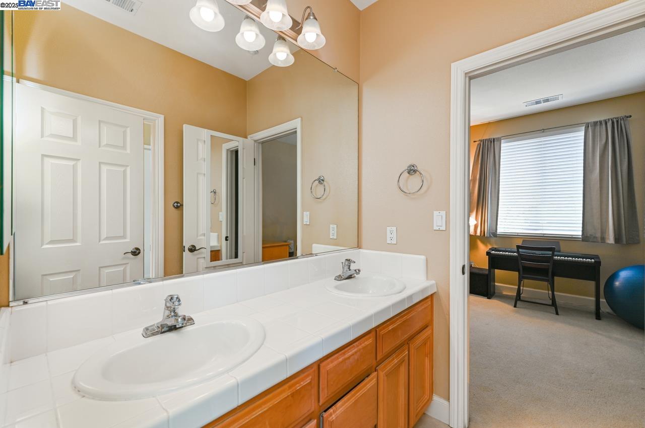Detail Gallery Image 31 of 47 For 5808 Elder Cir, Livermore,  CA 94550 - 5 Beds | 4 Baths
