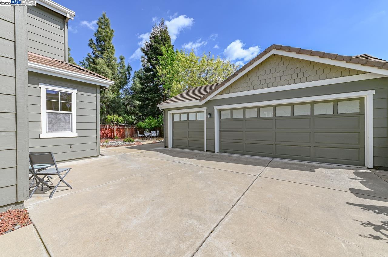 Detail Gallery Image 7 of 47 For 5808 Elder Cir, Livermore,  CA 94550 - 5 Beds | 4 Baths