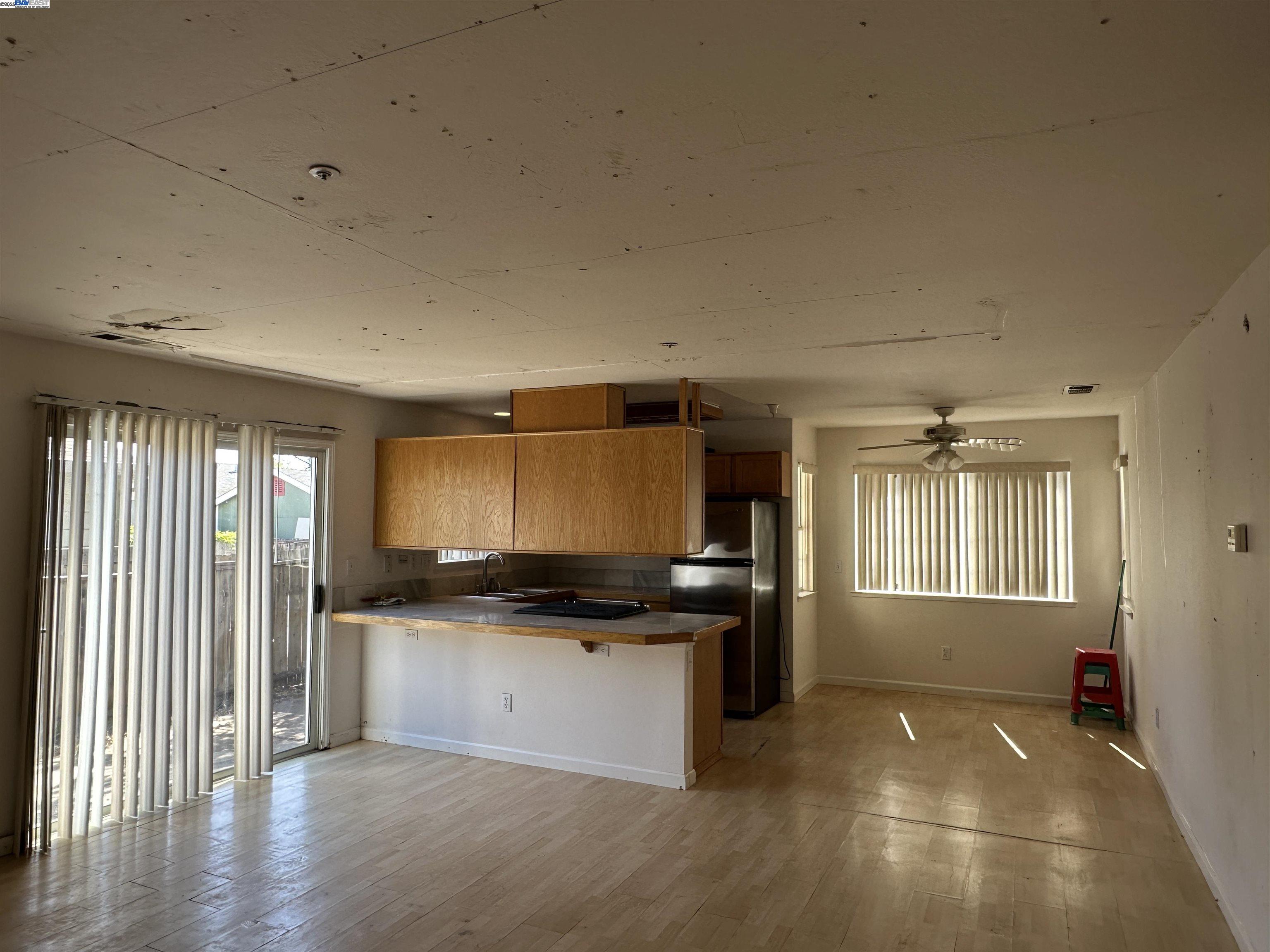 Detail Gallery Image 14 of 18 For 16370 Elgin Ct, San Lorenzo,  CA 94580 - 3 Beds | 2/1 Baths