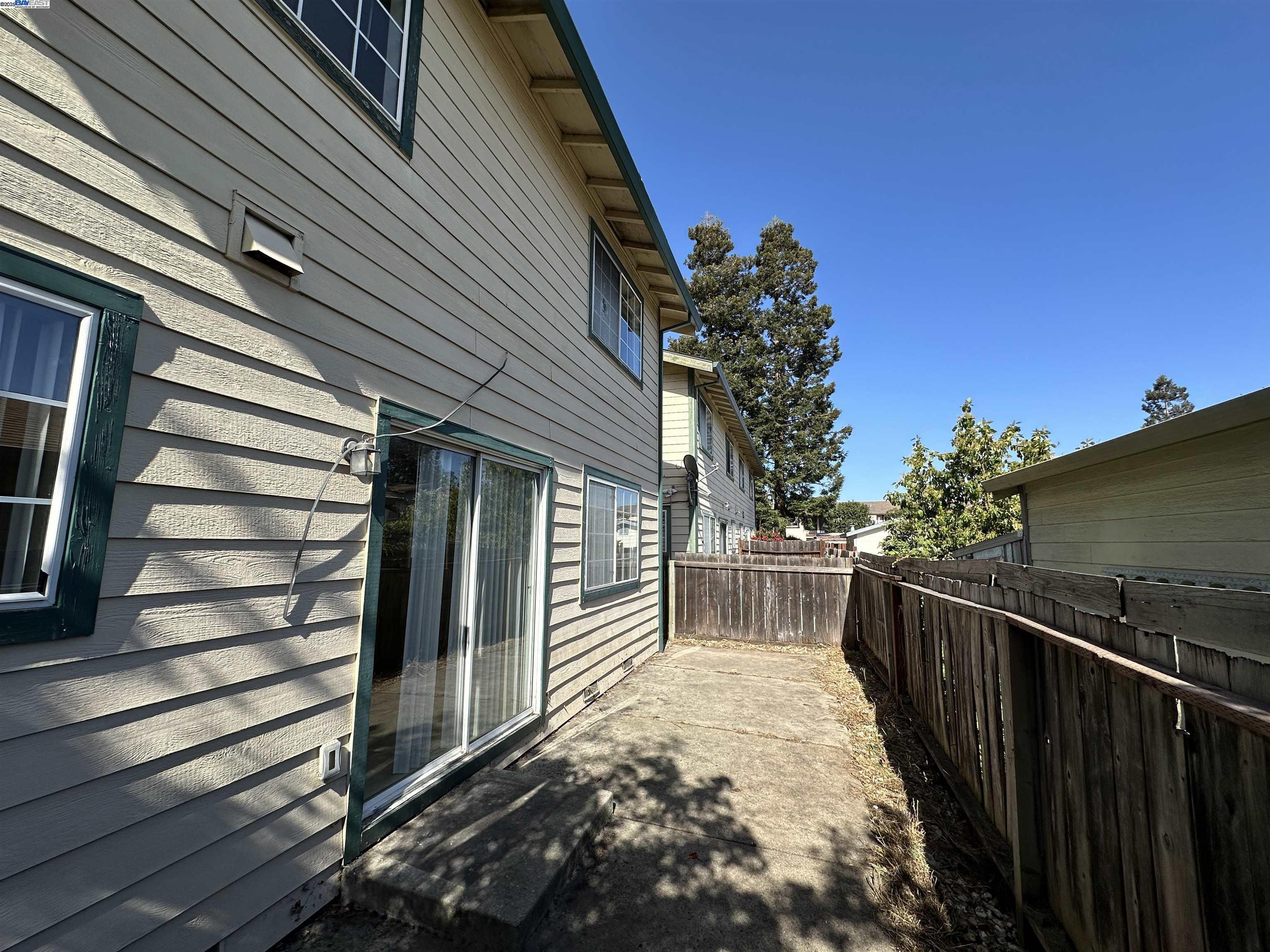 Detail Gallery Image 16 of 18 For 16370 Elgin Ct, San Lorenzo,  CA 94580 - 3 Beds | 2/1 Baths