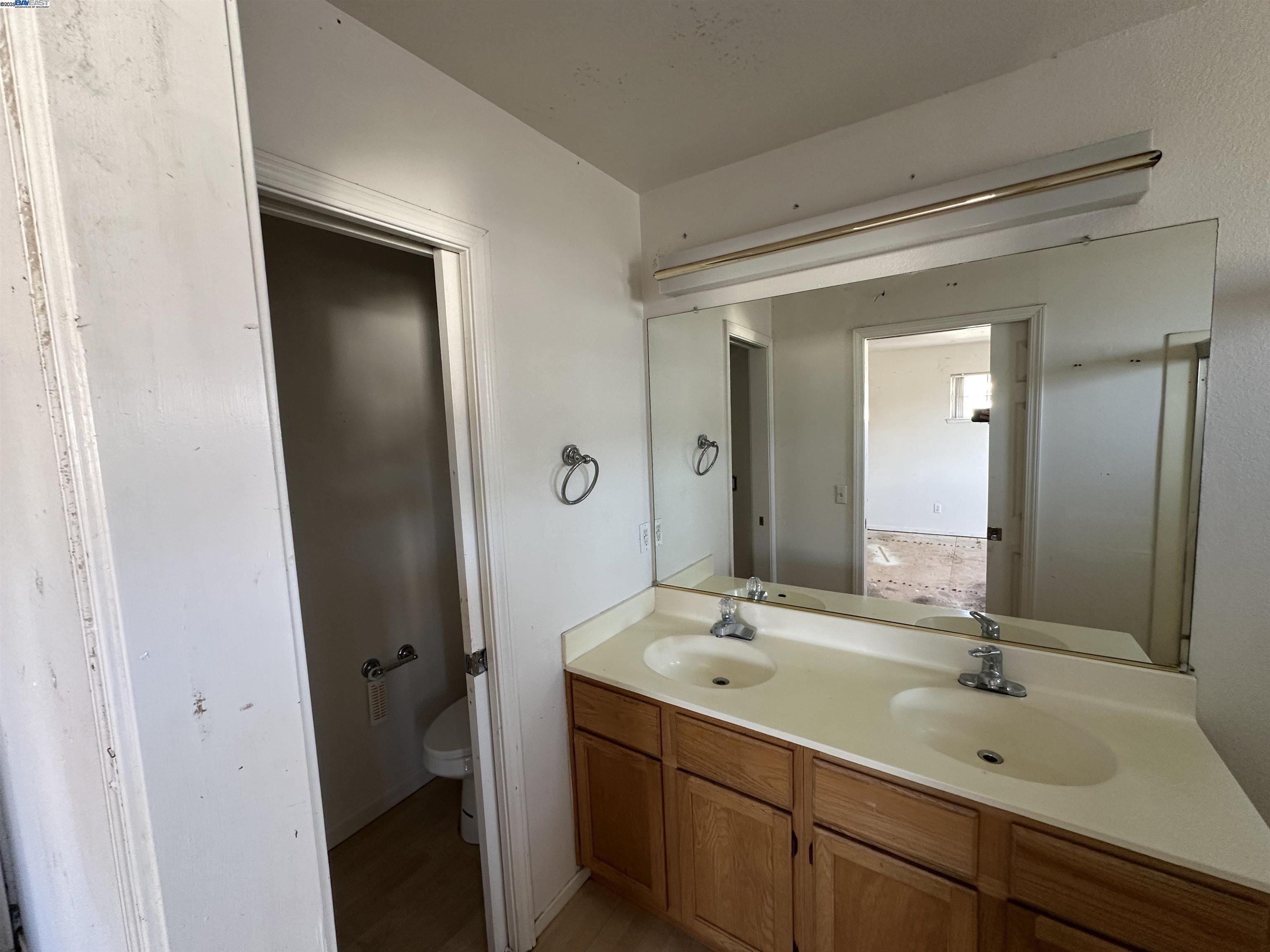 Detail Gallery Image 9 of 18 For 16370 Elgin Ct, San Lorenzo,  CA 94580 - 3 Beds | 2/1 Baths