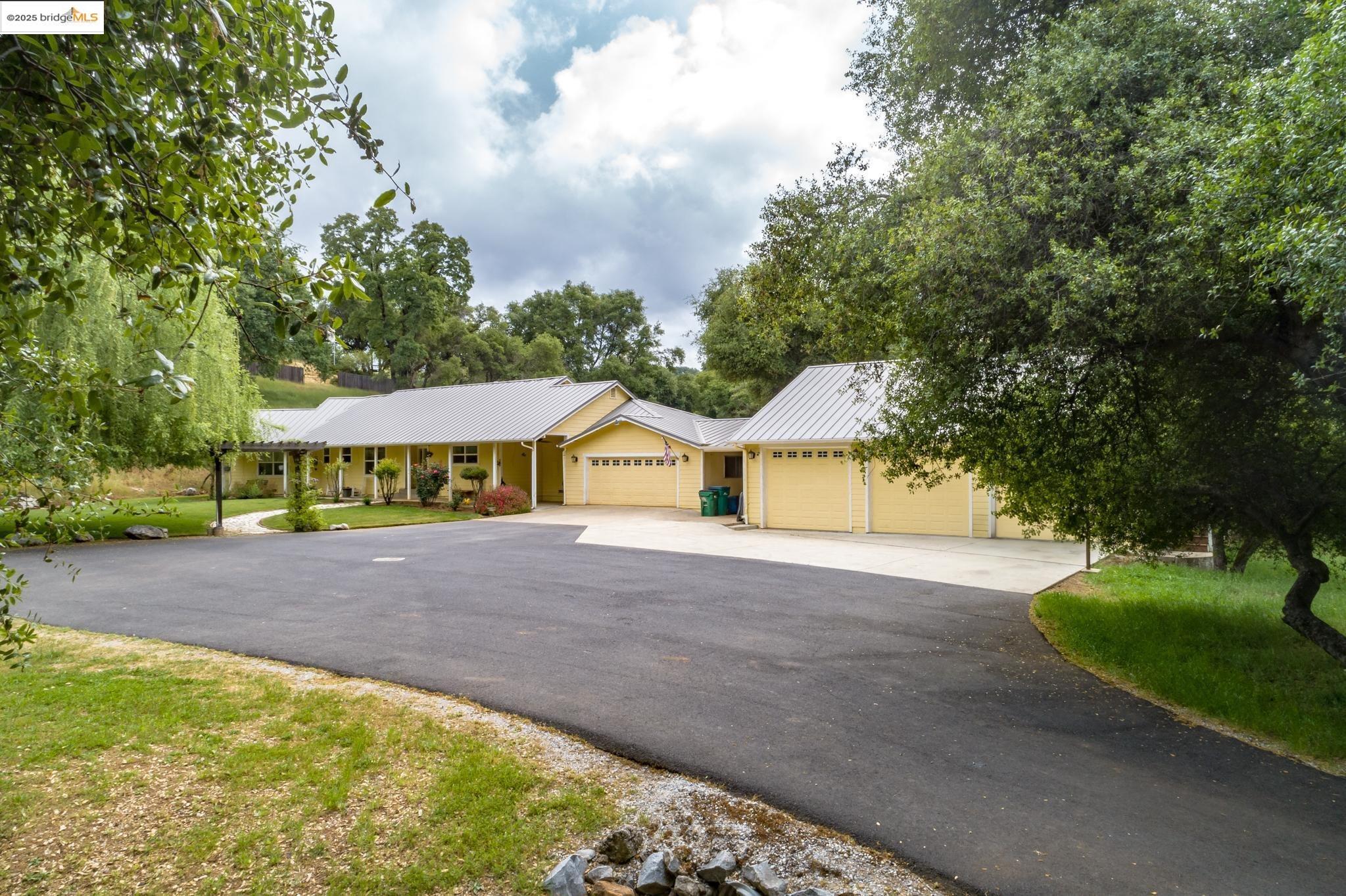 Detail Gallery Image 1 of 60 For 22979 Parrotts Ferry Rd, Columbia,  CA 95310 - 4 Beds | 3/1 Baths
