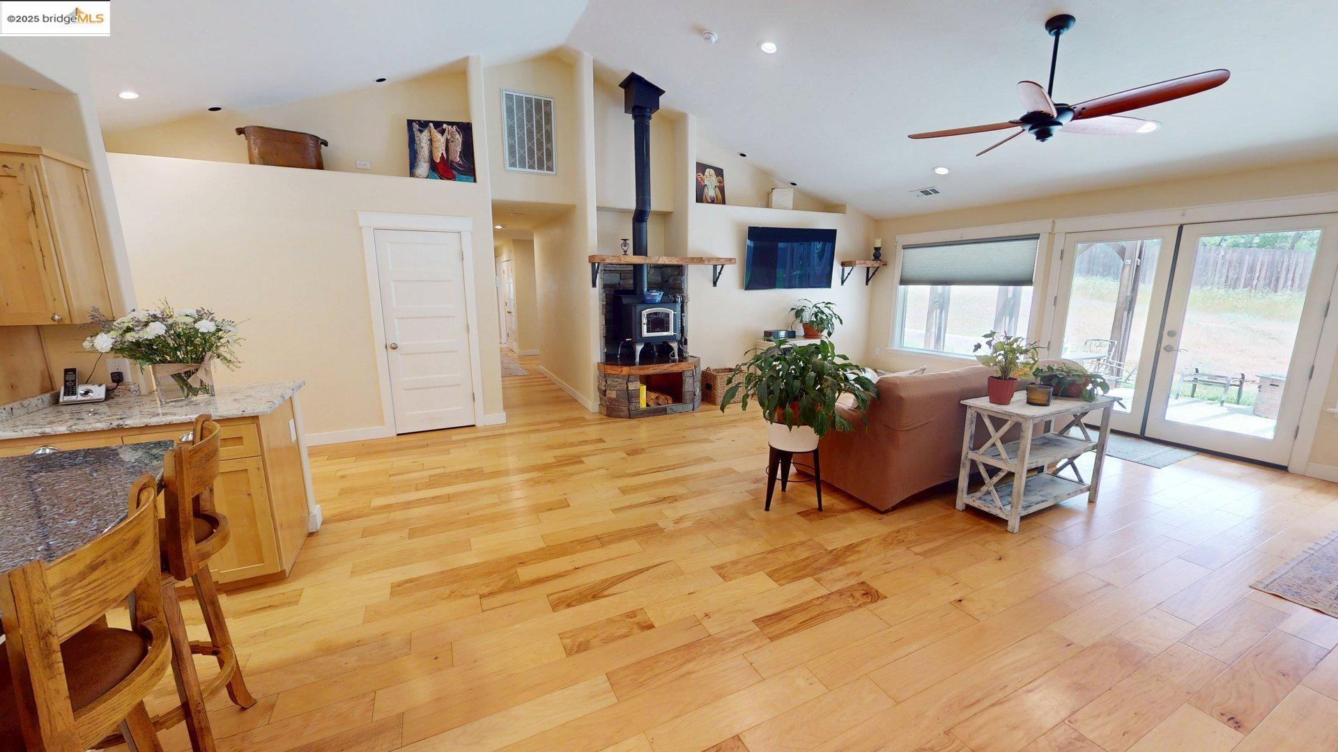 Detail Gallery Image 11 of 60 For 22979 Parrotts Ferry Rd, Columbia,  CA 95310 - 4 Beds | 3/1 Baths