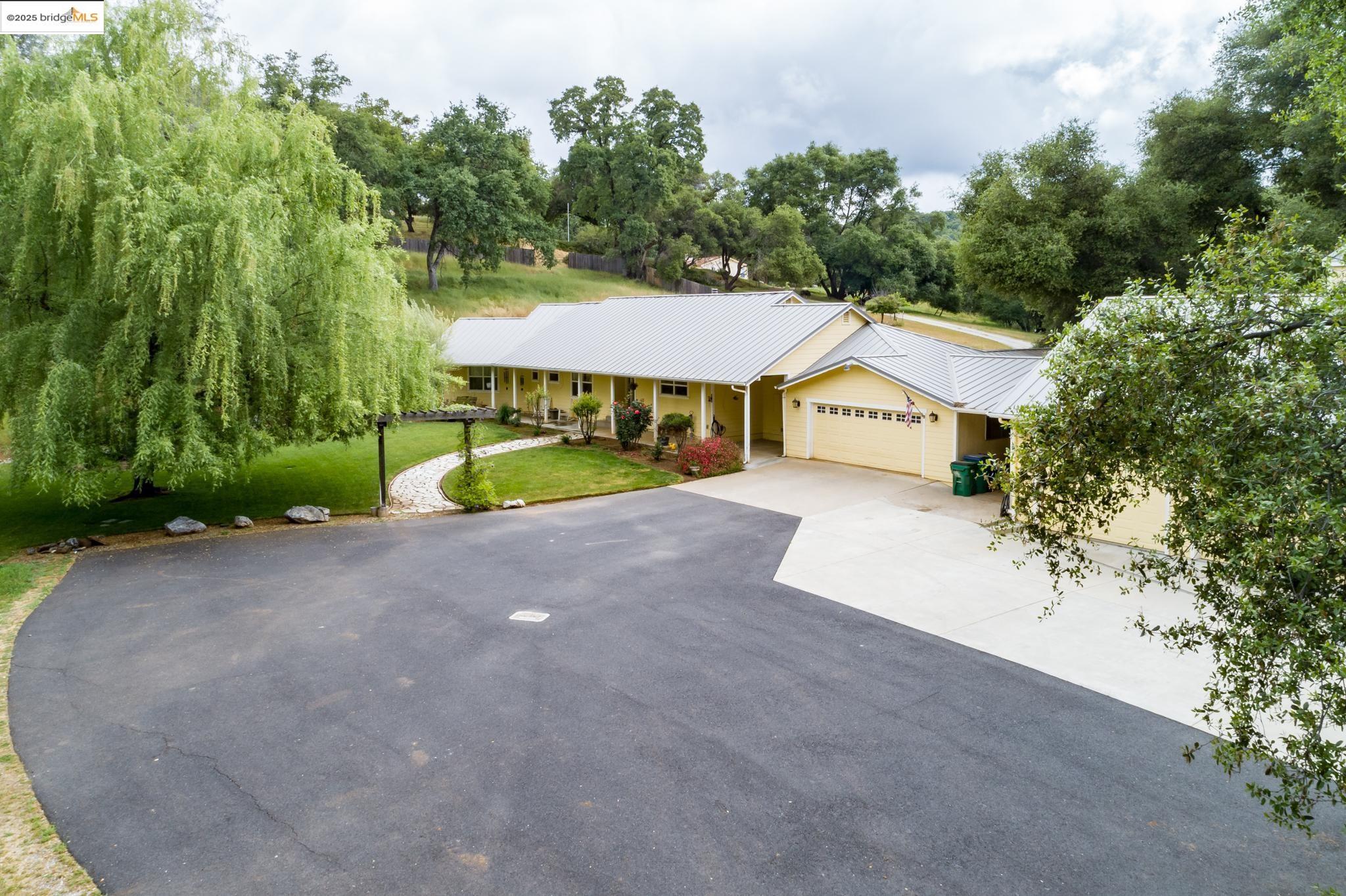Detail Gallery Image 3 of 60 For 22979 Parrotts Ferry Rd, Columbia,  CA 95310 - 4 Beds | 3/1 Baths