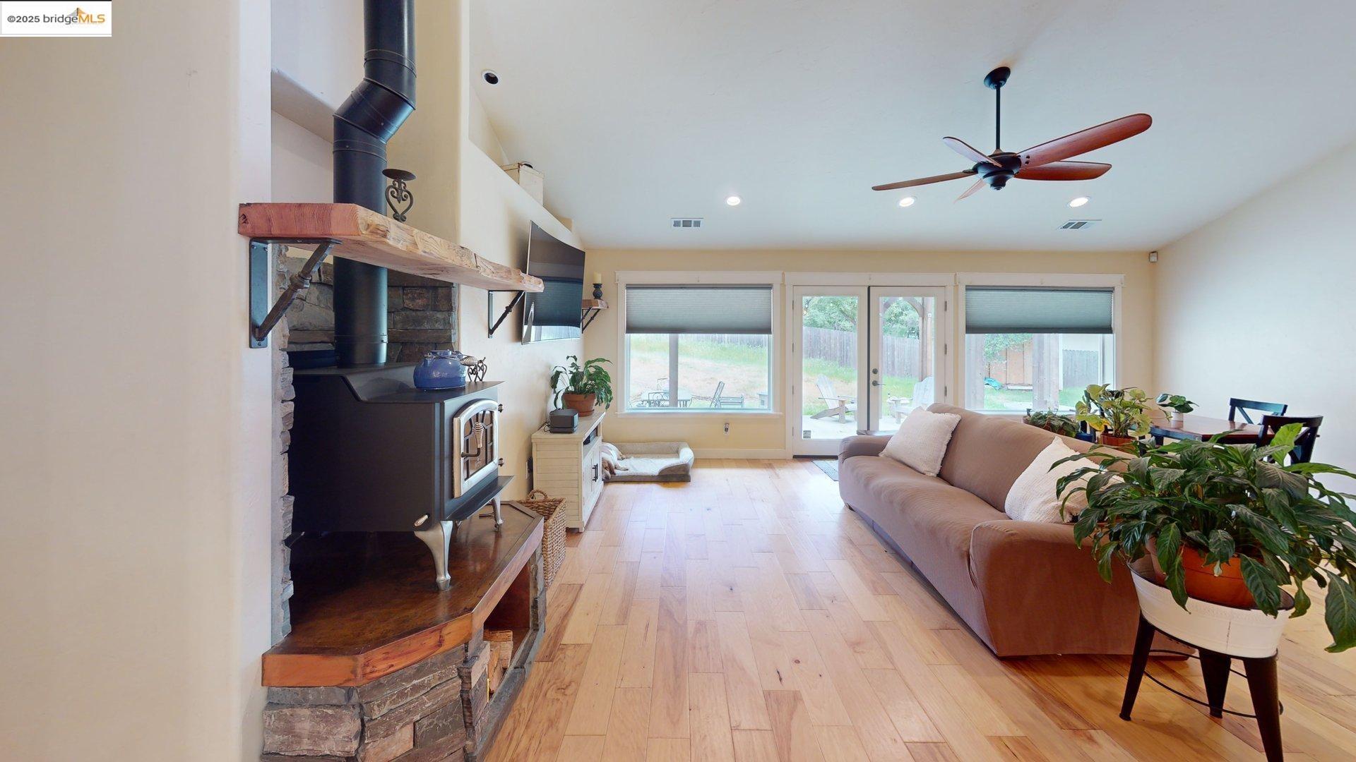 Detail Gallery Image 9 of 60 For 22979 Parrotts Ferry Rd, Columbia,  CA 95310 - 4 Beds | 3/1 Baths