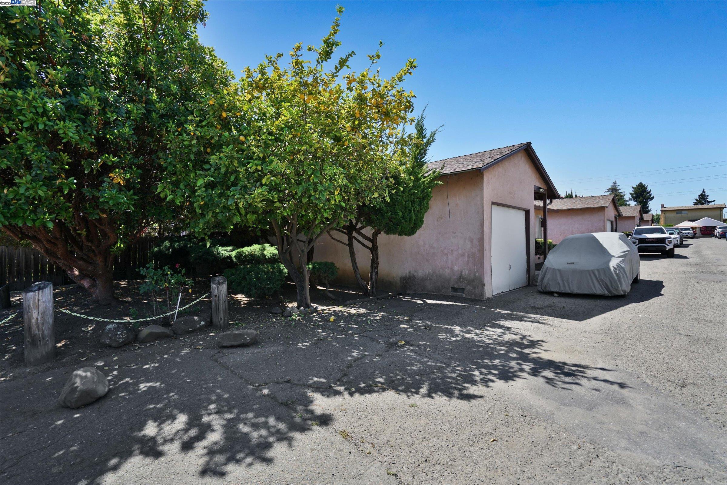 Detail Gallery Image 3 of 10 For 656 Berry Ave, Hayward,  CA 94544 - – Beds | – Baths