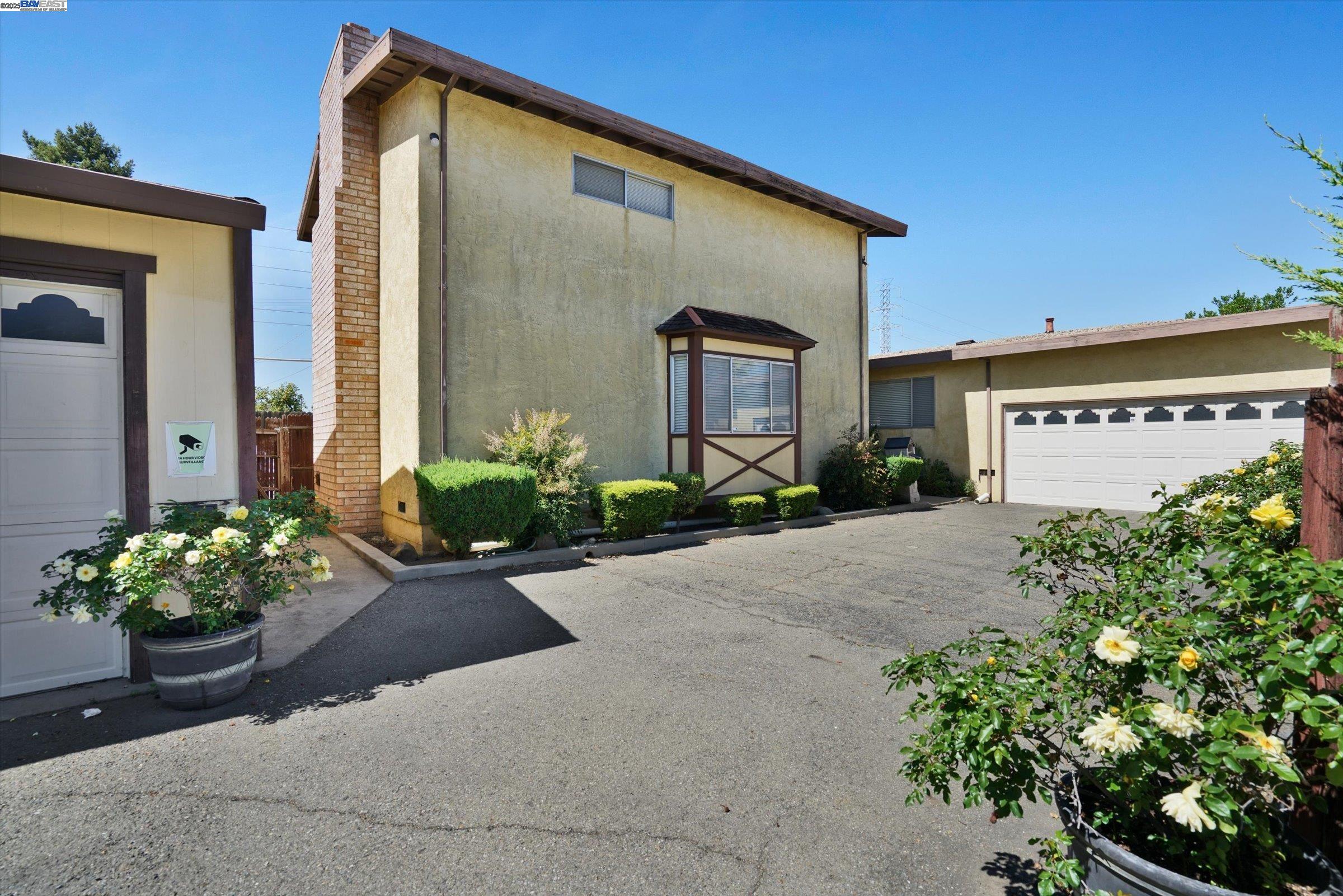 Detail Gallery Image 2 of 5 For 664 Berry Ave, Hayward,  CA 94544 - – Beds | – Baths