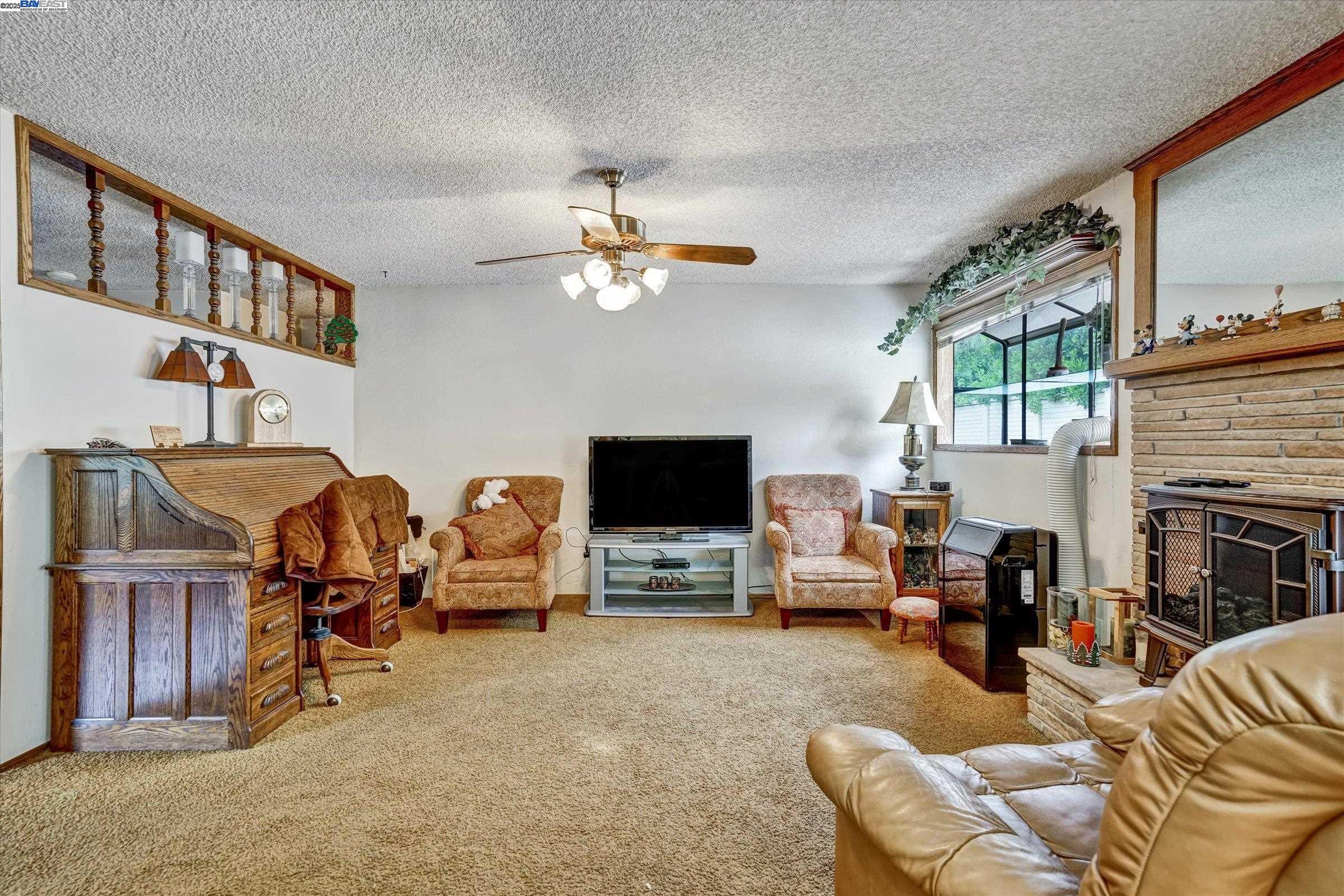 Detail Gallery Image 12 of 24 For 664 Berry Ave, Hayward,  CA 94544 - – Beds | – Baths