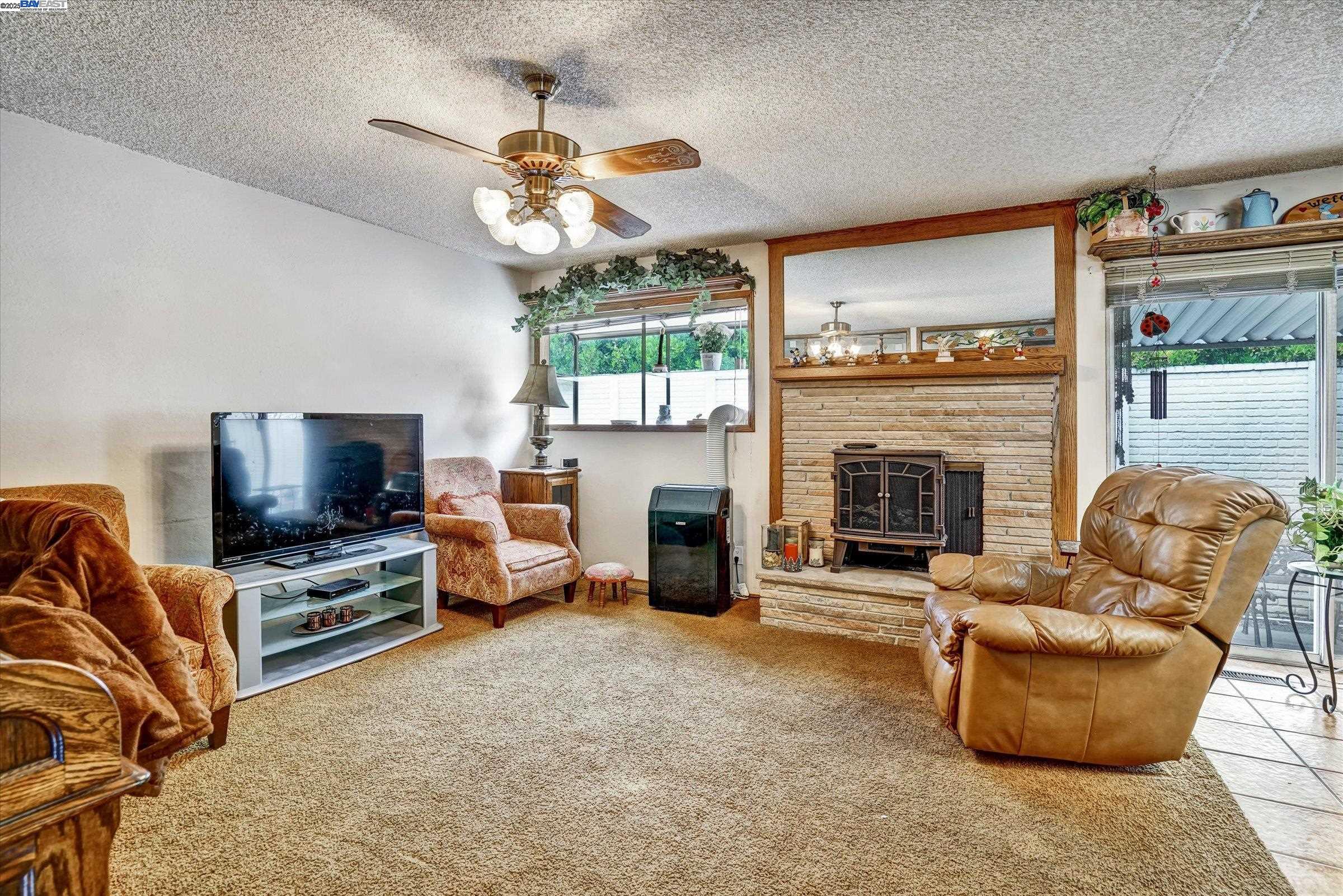 Detail Gallery Image 13 of 24 For 664 Berry Ave, Hayward,  CA 94544 - – Beds | – Baths