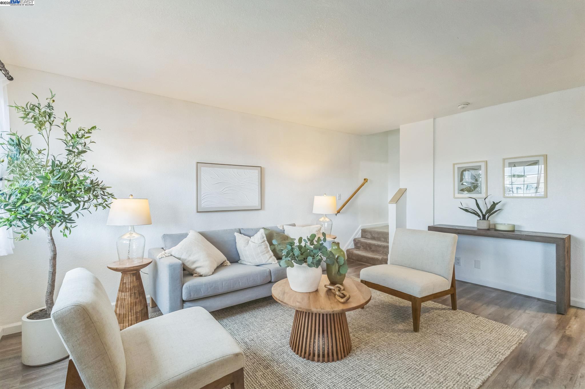 Detail Gallery Image 2 of 32 For 700 Fargo Ave #5,  San Leandro,  CA 94579 - 2 Beds | 1/1 Baths