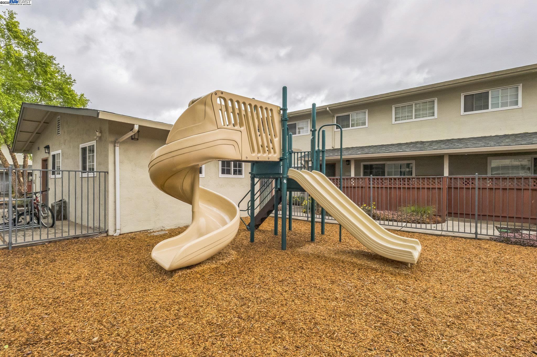 Detail Gallery Image 22 of 32 For 700 Fargo Ave #5,  San Leandro,  CA 94579 - 2 Beds | 1/1 Baths