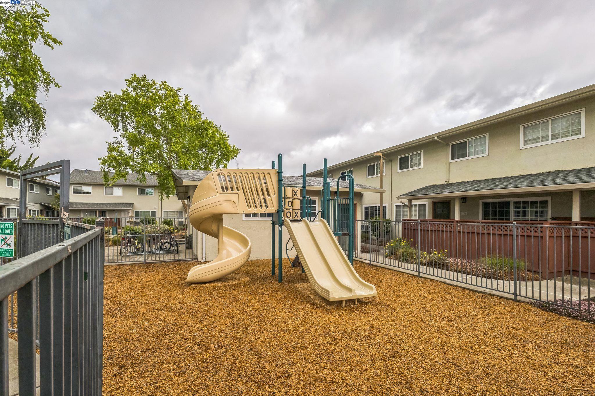 Detail Gallery Image 23 of 32 For 700 Fargo Ave #5,  San Leandro,  CA 94579 - 2 Beds | 1/1 Baths