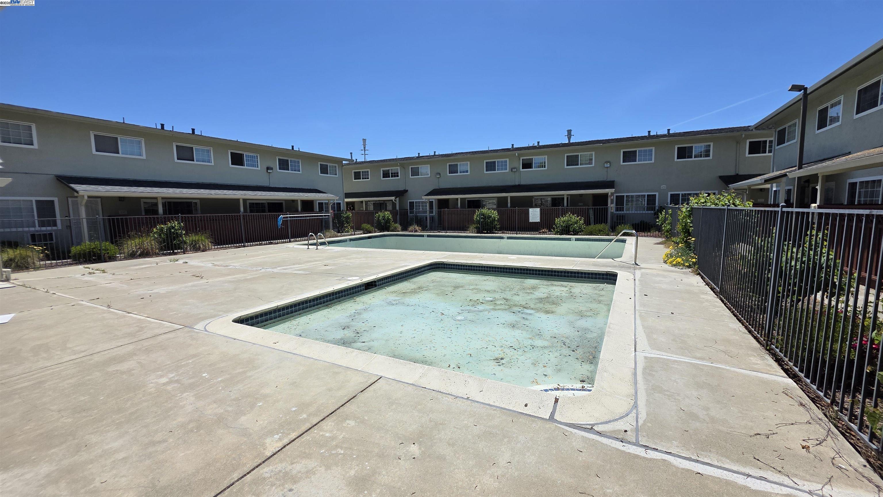 Detail Gallery Image 25 of 32 For 700 Fargo Ave #5,  San Leandro,  CA 94579 - 2 Beds | 1/1 Baths