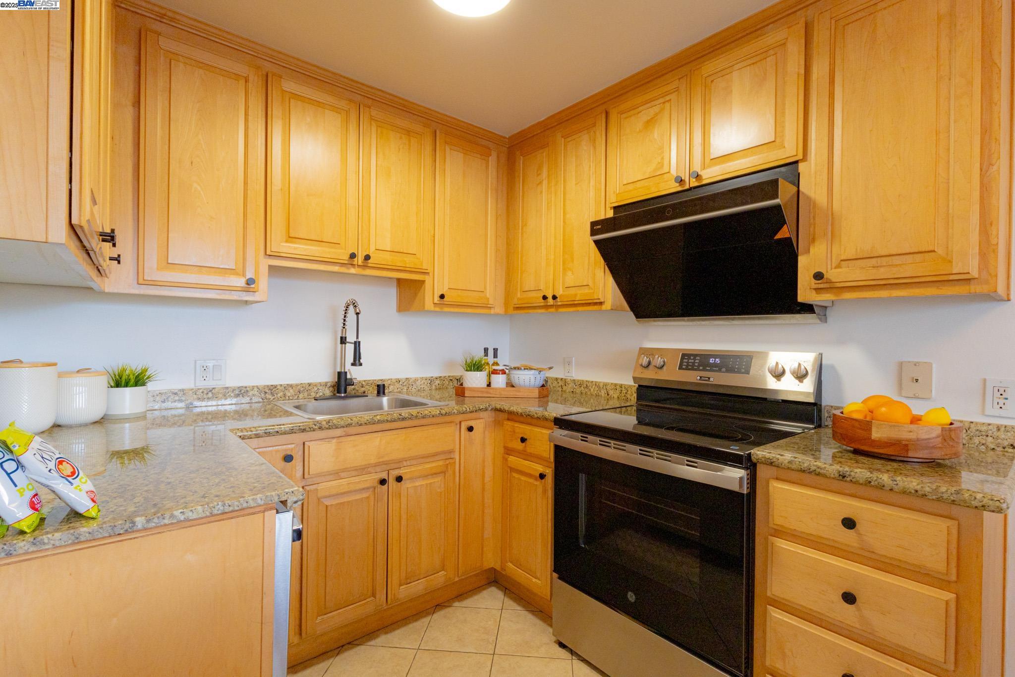 Detail Gallery Image 7 of 32 For 700 Fargo Ave #5,  San Leandro,  CA 94579 - 2 Beds | 1/1 Baths