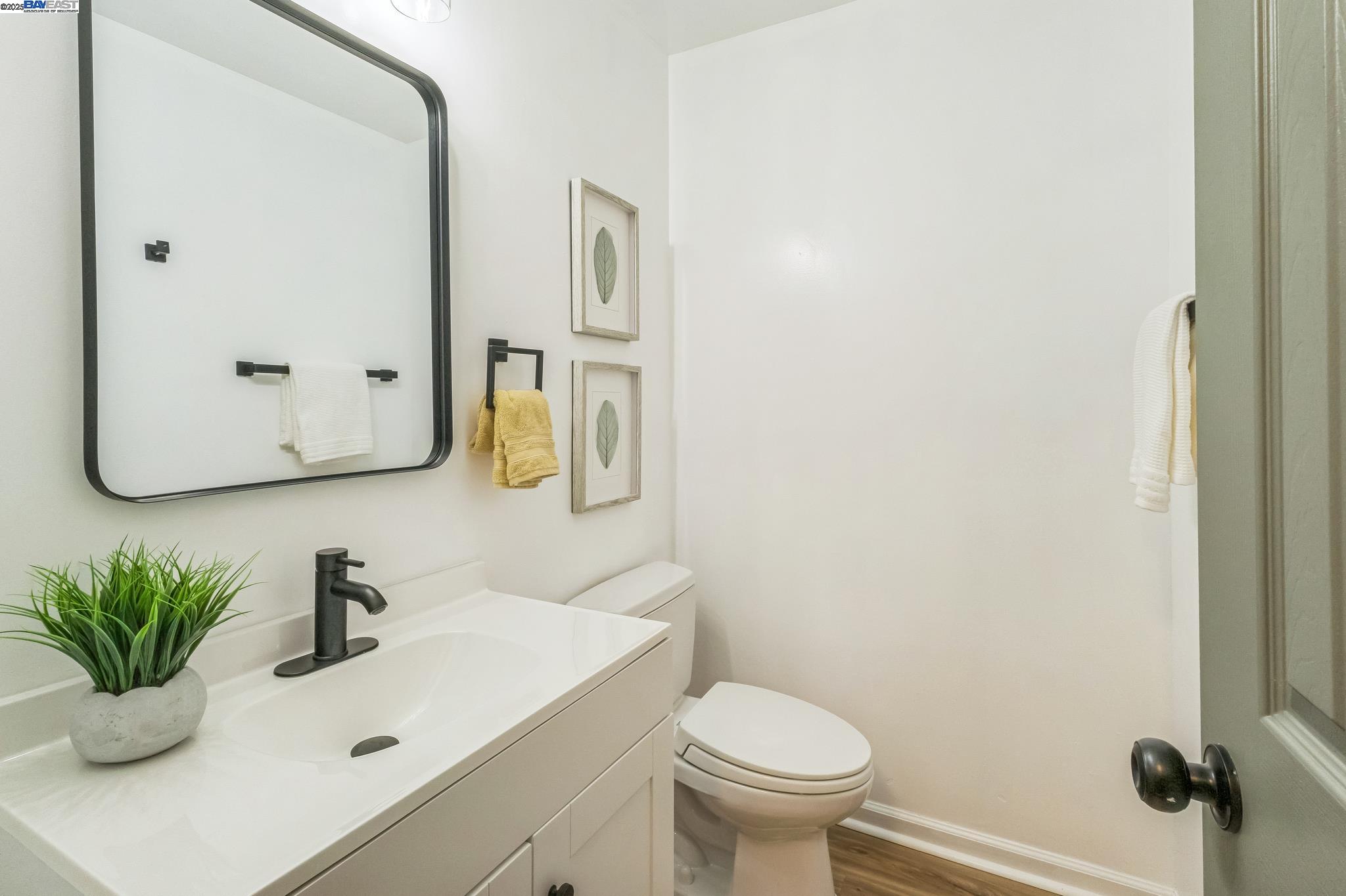 Detail Gallery Image 8 of 32 For 700 Fargo Ave #5,  San Leandro,  CA 94579 - 2 Beds | 1/1 Baths