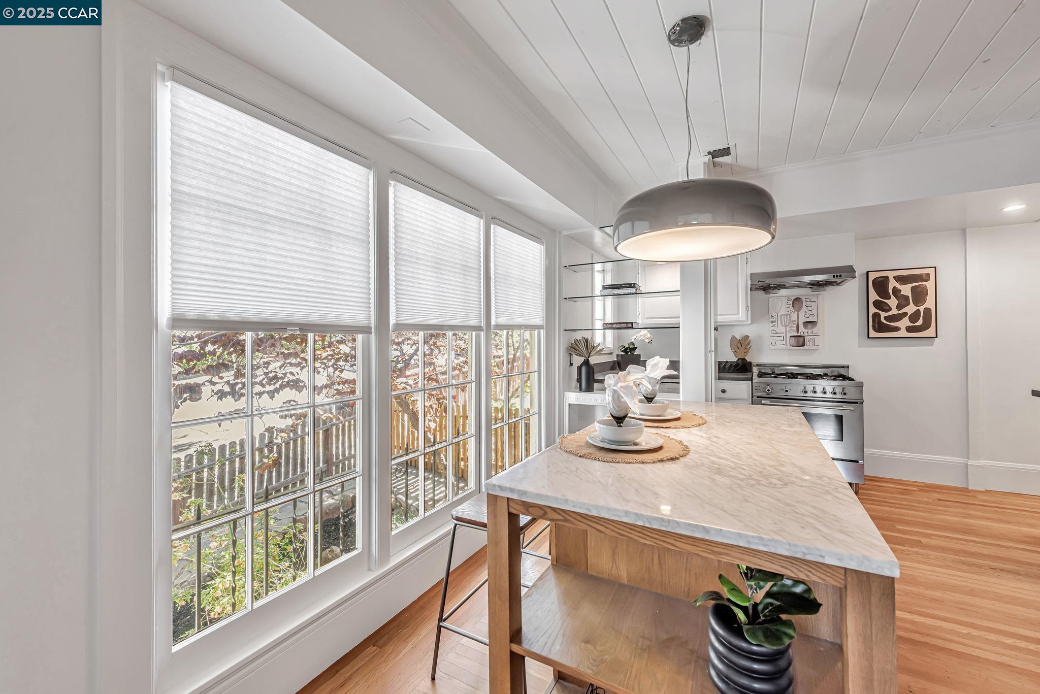 Detail Gallery Image 20 of 36 For 1655 E 38th St, Oakland,  CA 94602 - 2 Beds | 1 Baths