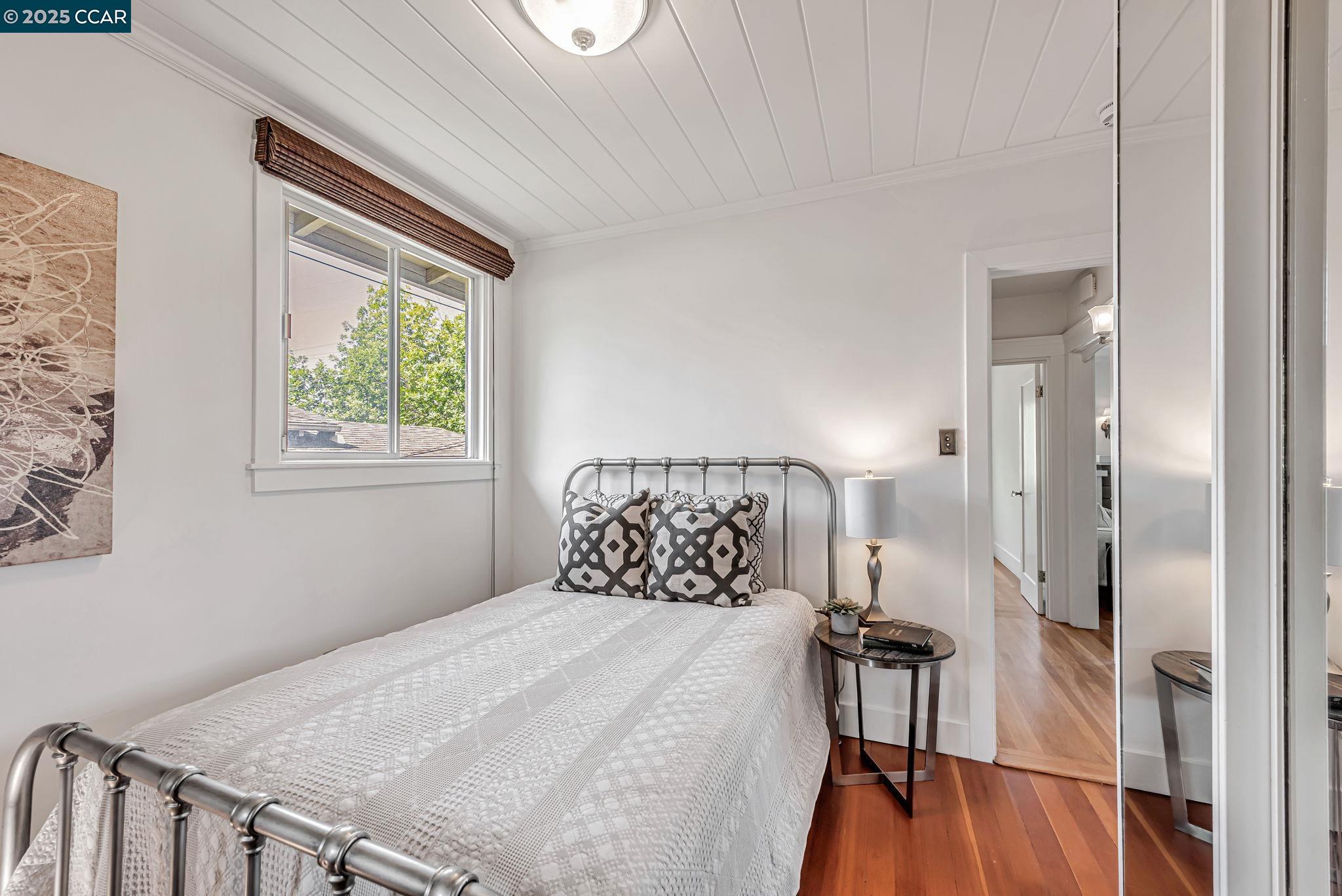 Detail Gallery Image 23 of 36 For 1655 E 38th St, Oakland,  CA 94602 - 2 Beds | 1 Baths