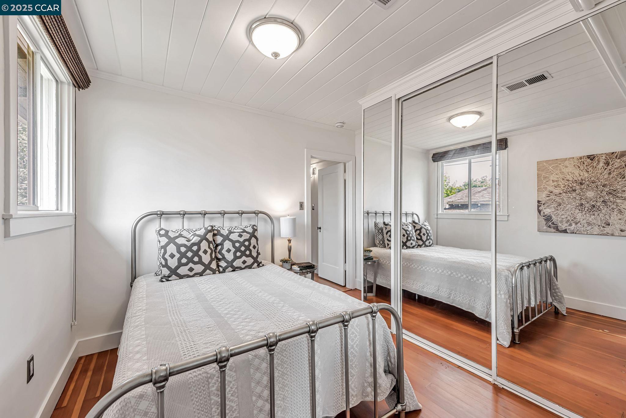 Detail Gallery Image 24 of 36 For 1655 E 38th St, Oakland,  CA 94602 - 2 Beds | 1 Baths