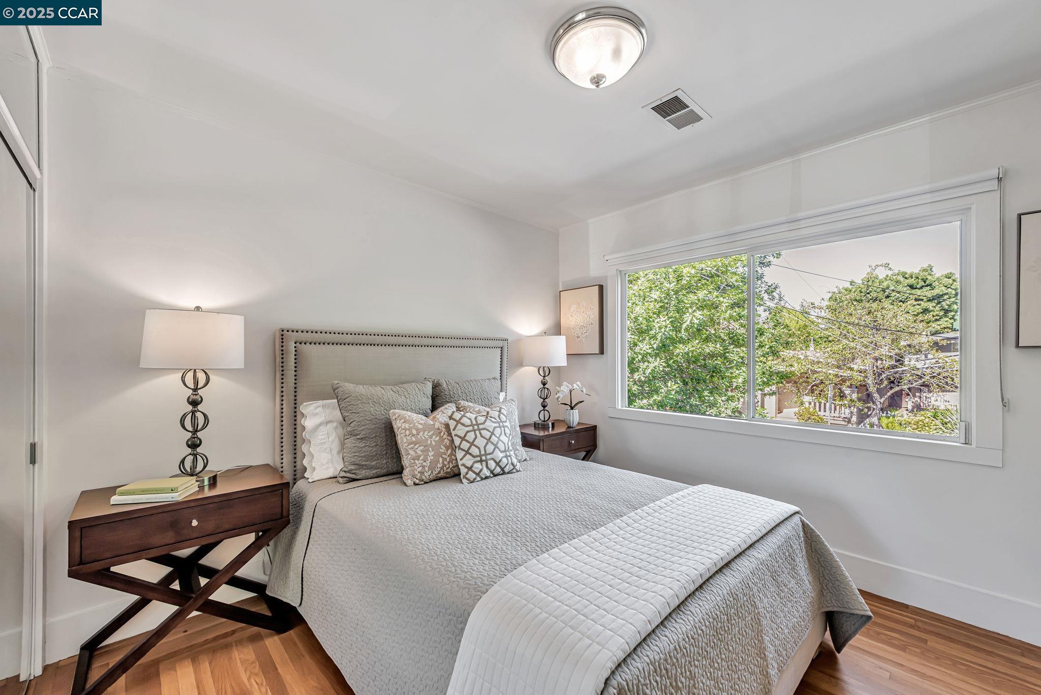 Detail Gallery Image 25 of 36 For 1655 E 38th St, Oakland,  CA 94602 - 2 Beds | 1 Baths