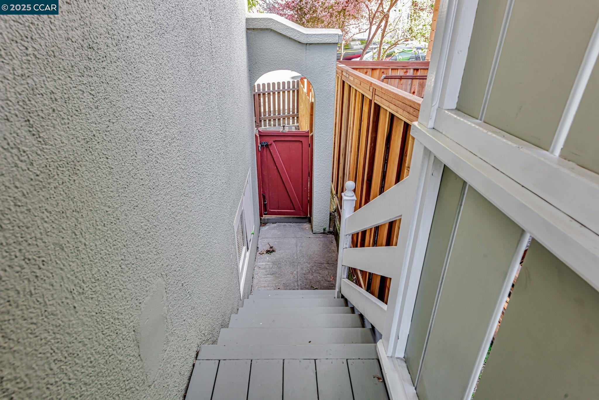 Detail Gallery Image 29 of 36 For 1655 E 38th St, Oakland,  CA 94602 - 2 Beds | 1 Baths