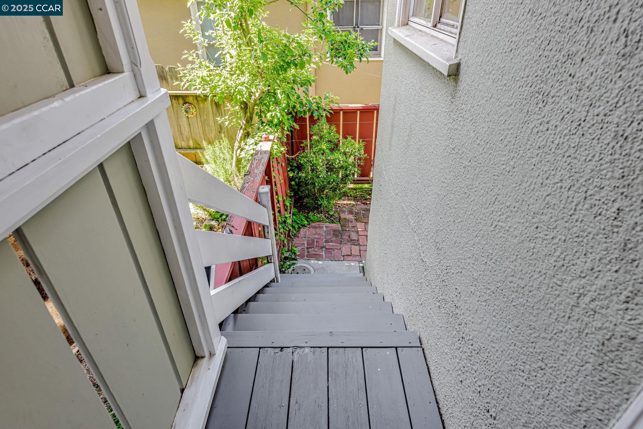 Detail Gallery Image 30 of 36 For 1655 E 38th St, Oakland,  CA 94602 - 2 Beds | 1 Baths