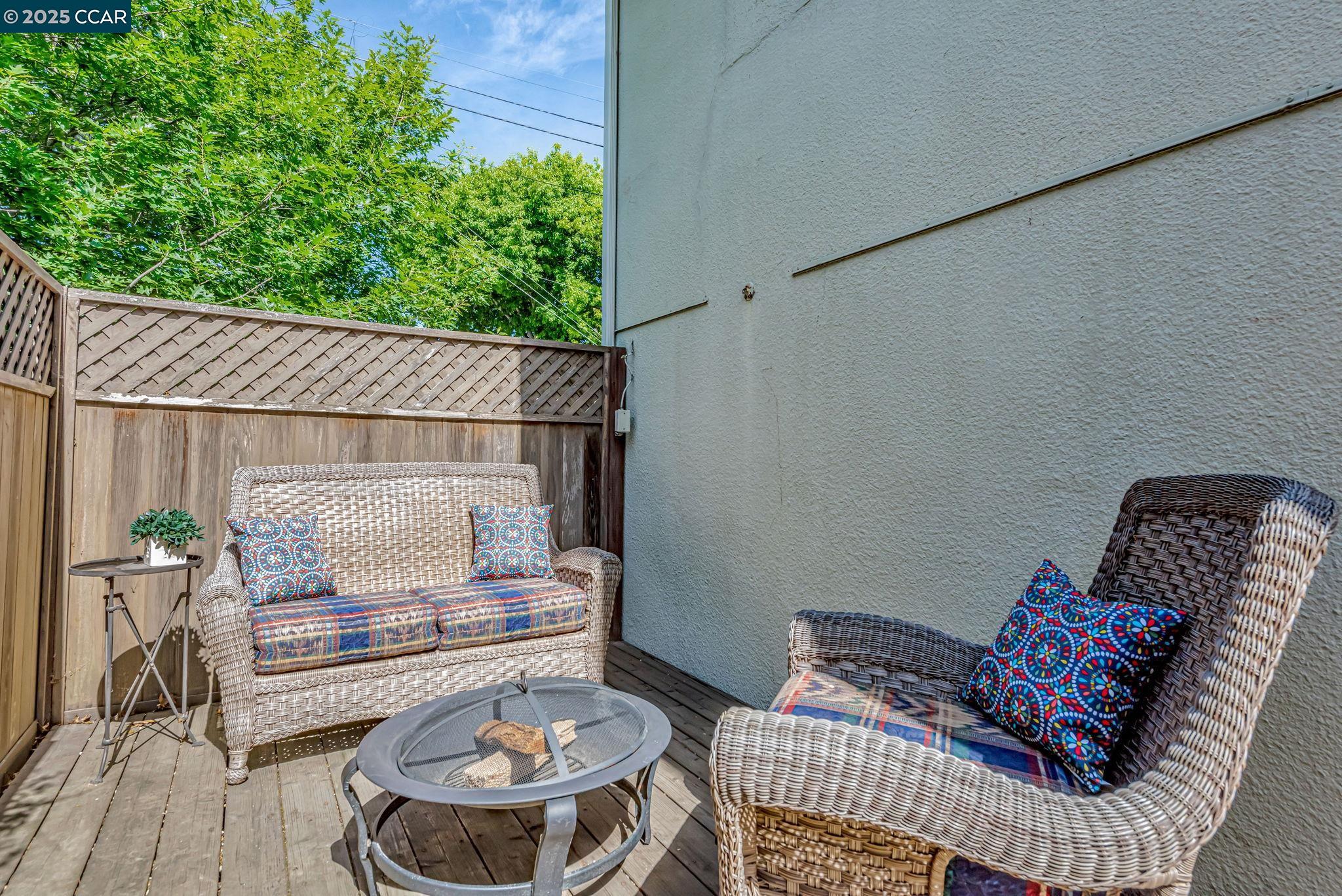Detail Gallery Image 32 of 36 For 1655 E 38th St, Oakland,  CA 94602 - 2 Beds | 1 Baths