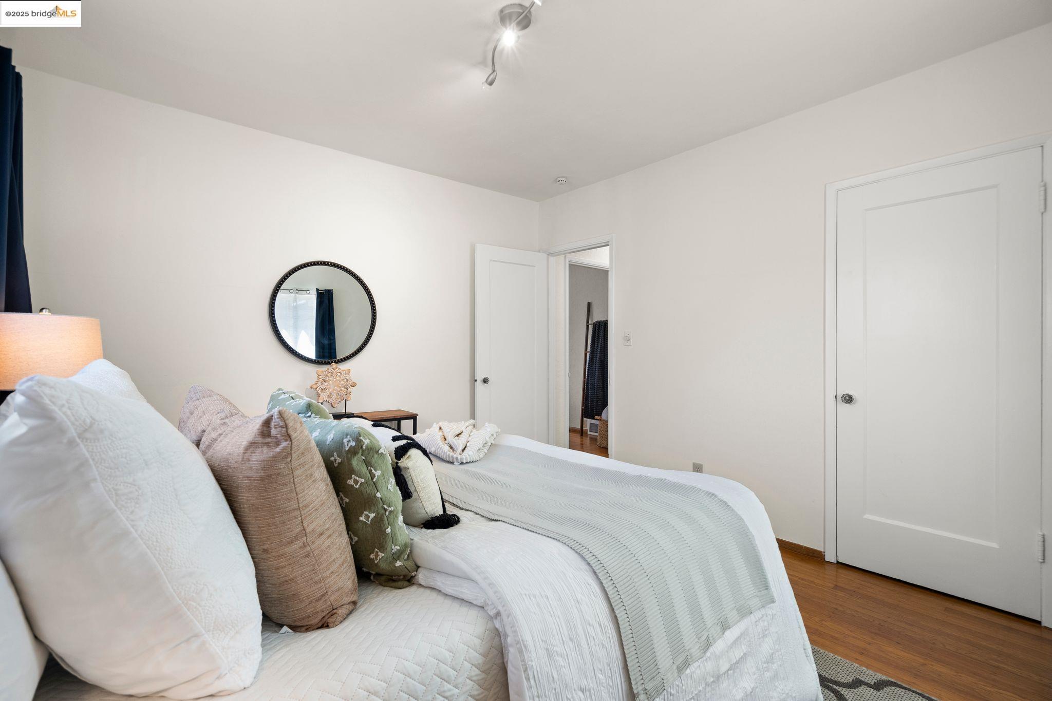 property-img