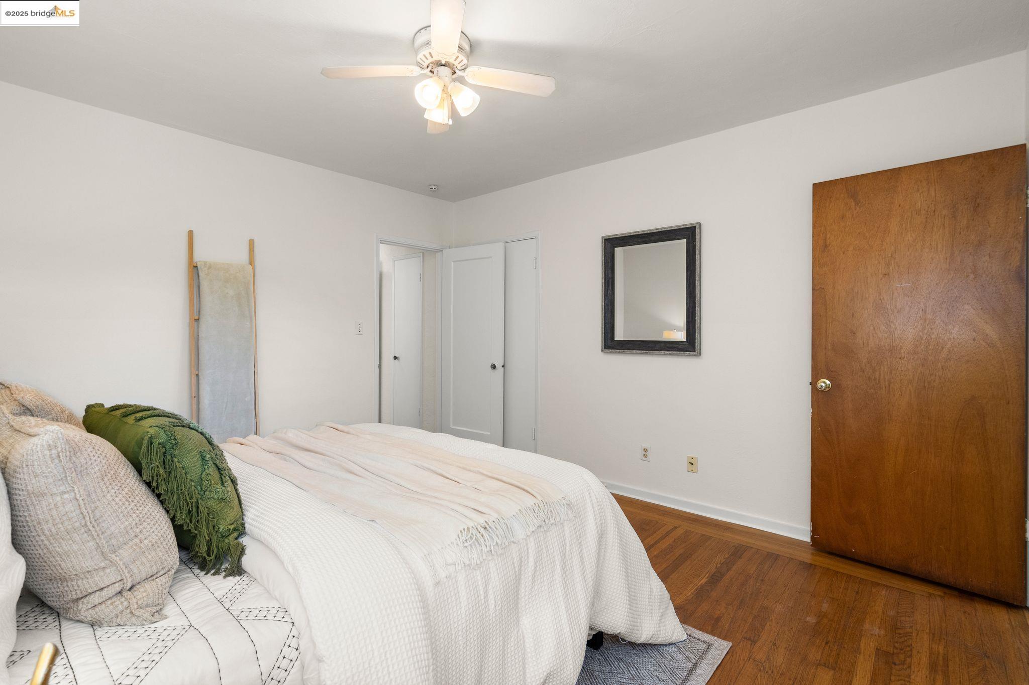 property-img