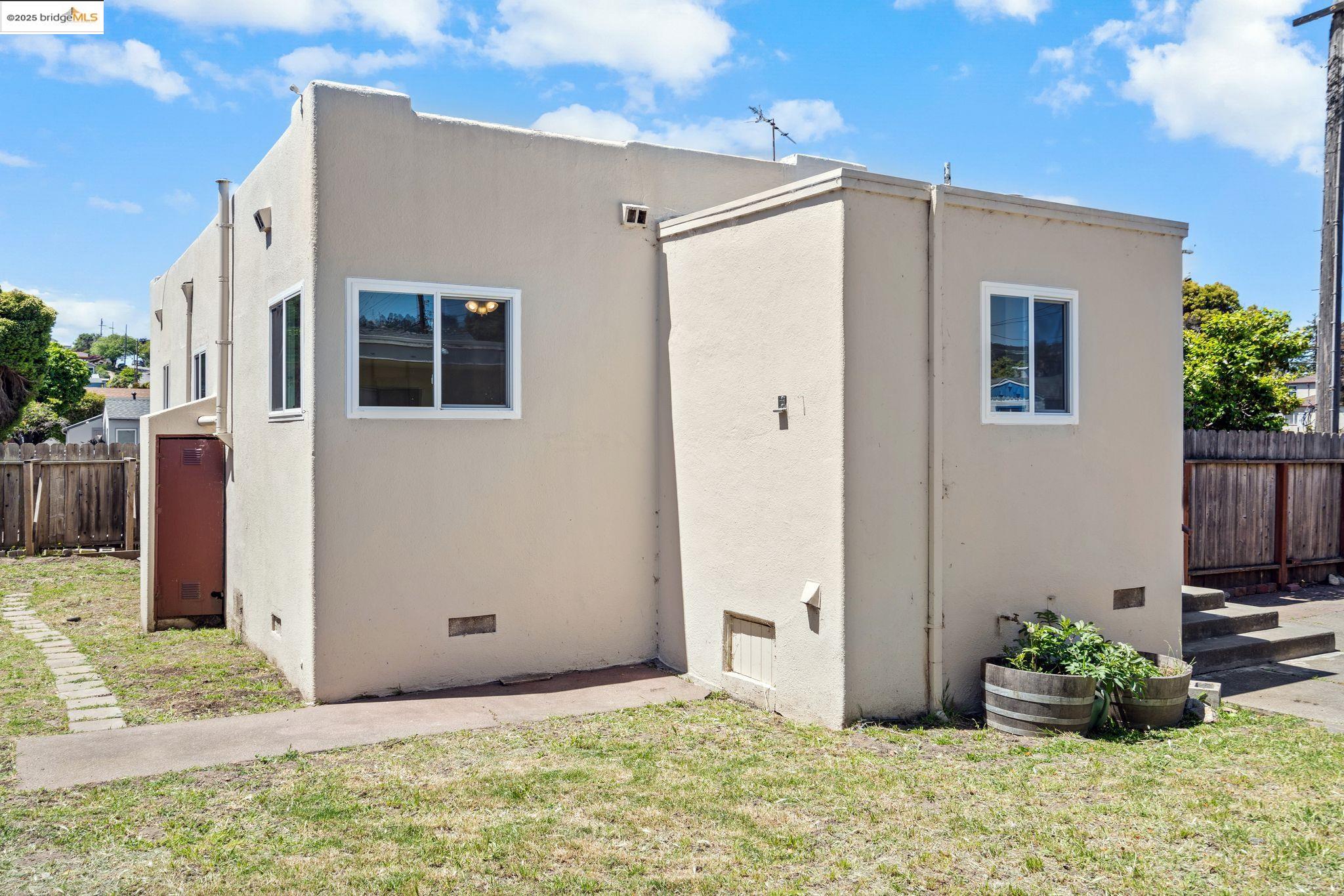 property-img