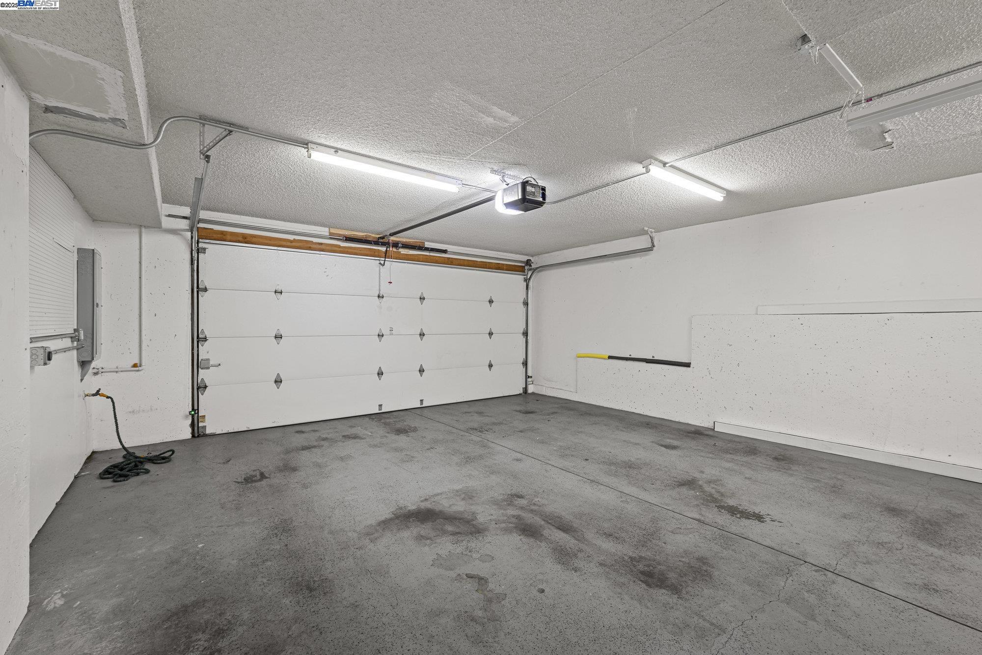 Detail Gallery Image 25 of 28 For 924 Apricot Ave, Campbell,  CA 95008 - 2 Beds | 2/1 Baths
