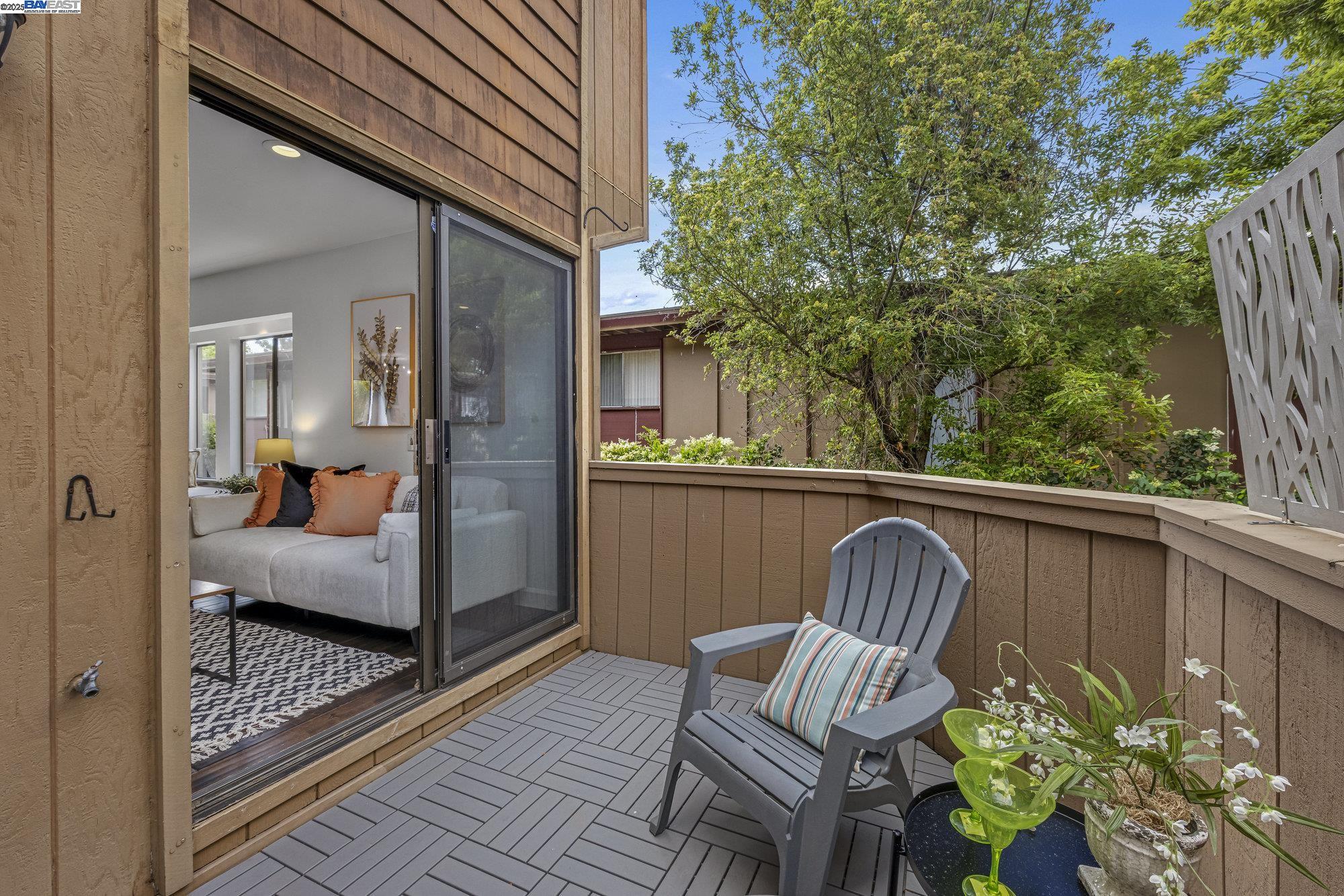 Detail Gallery Image 6 of 28 For 924 Apricot Ave, Campbell,  CA 95008 - 2 Beds | 2/1 Baths