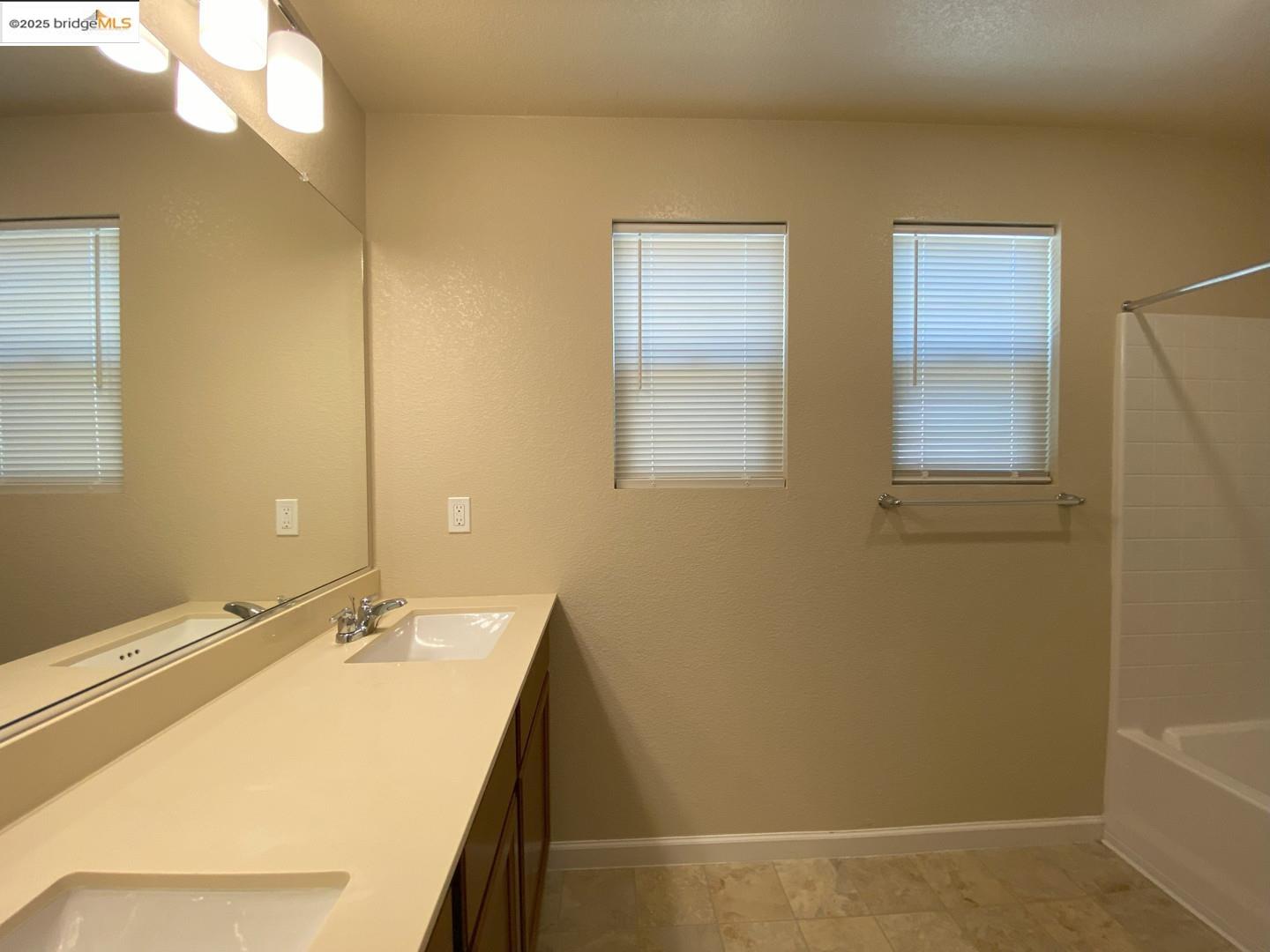 Detail Gallery Image 20 of 25 For 771 Ashwick Loop, Sacramento,  CA 95823 - 4 Beds | 2/1 Baths