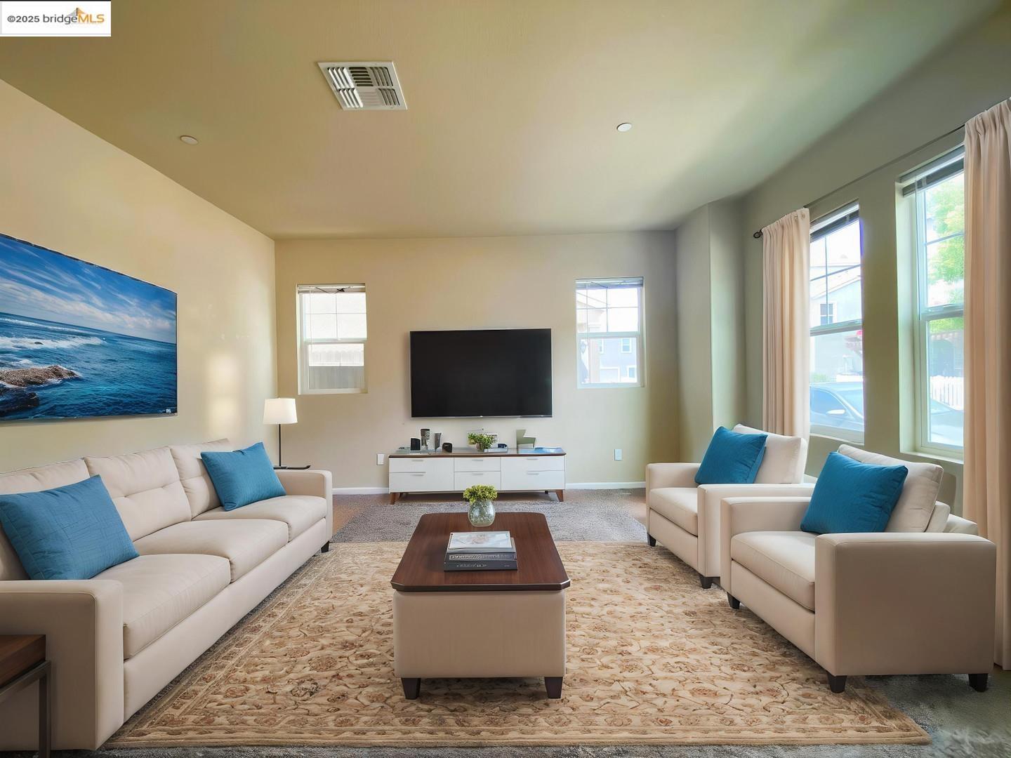 Detail Gallery Image 4 of 25 For 771 Ashwick Loop, Sacramento,  CA 95823 - 4 Beds | 2/1 Baths