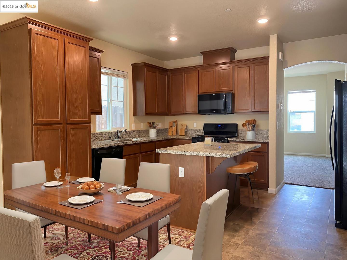 Detail Gallery Image 6 of 25 For 771 Ashwick Loop, Sacramento,  CA 95823 - 4 Beds | 2/1 Baths