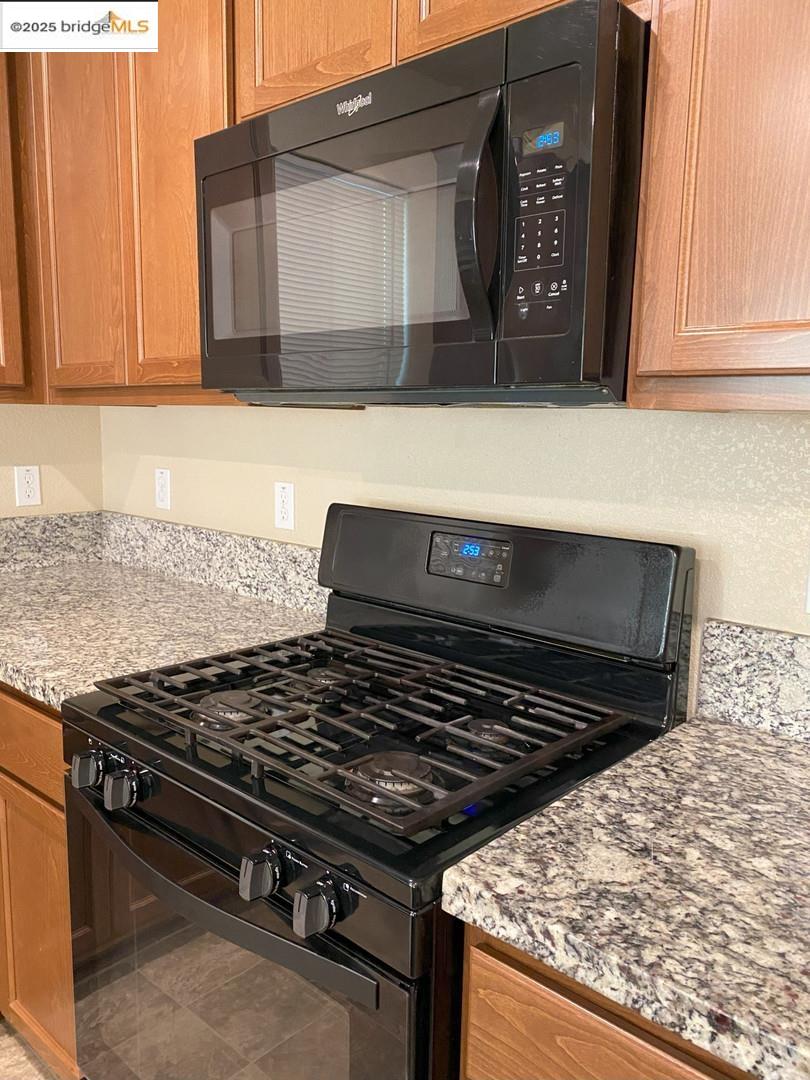 Detail Gallery Image 7 of 25 For 771 Ashwick Loop, Sacramento,  CA 95823 - 4 Beds | 2/1 Baths