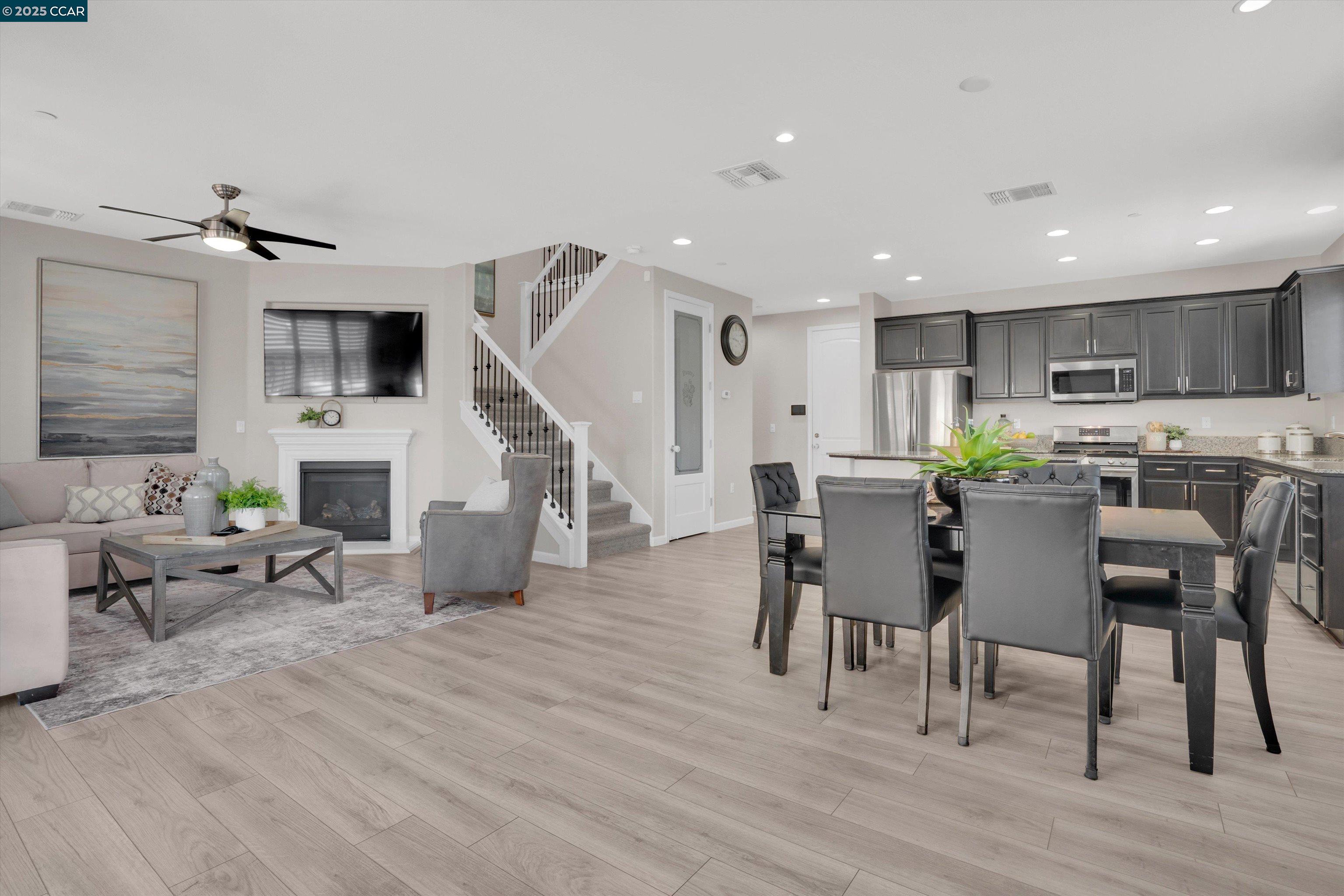 Detail Gallery Image 1 of 35 For 300 Alta St, Brentwood,  CA 94513 - 4 Beds | 2/1 Baths