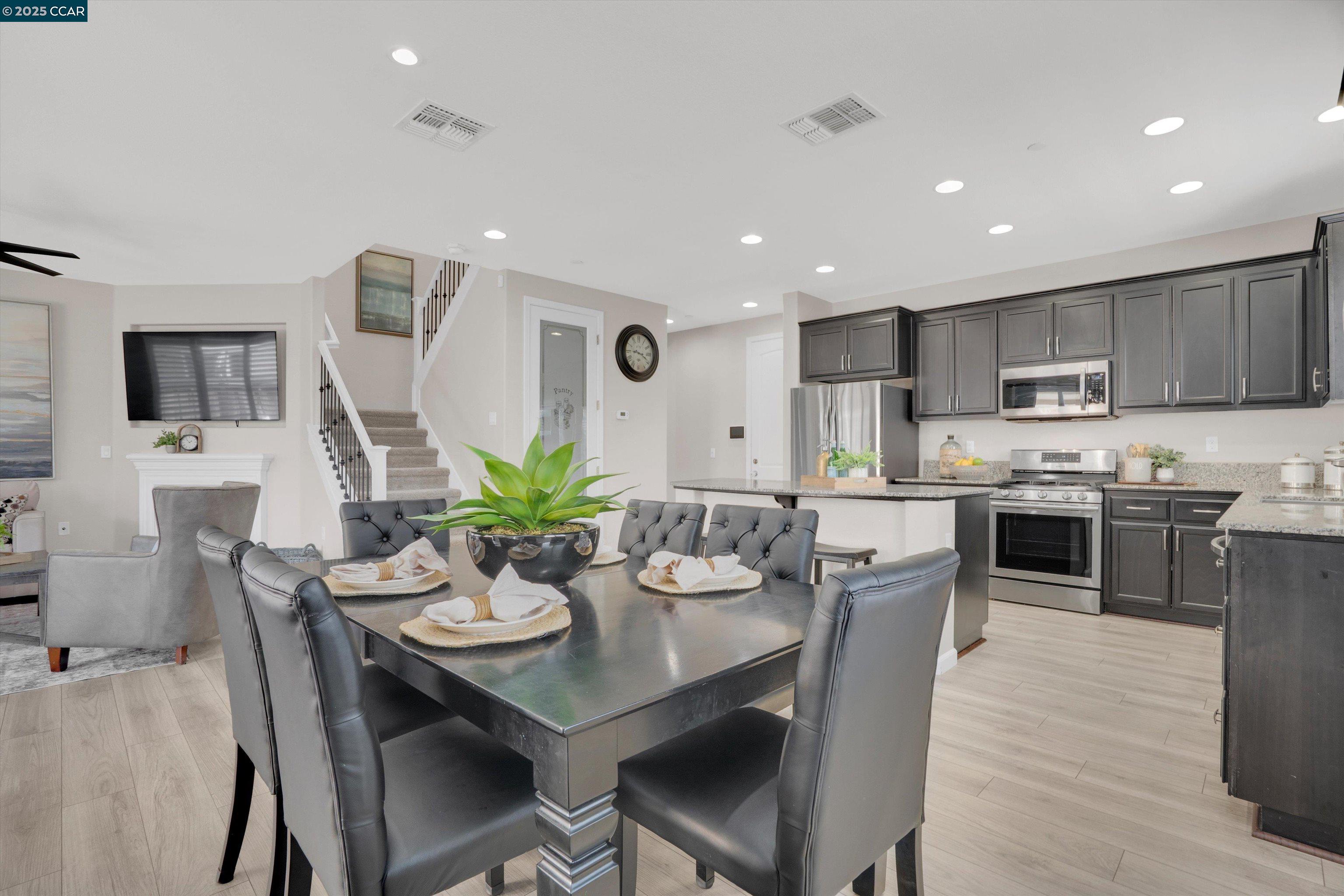 Detail Gallery Image 15 of 35 For 300 Alta St, Brentwood,  CA 94513 - 4 Beds | 2/1 Baths