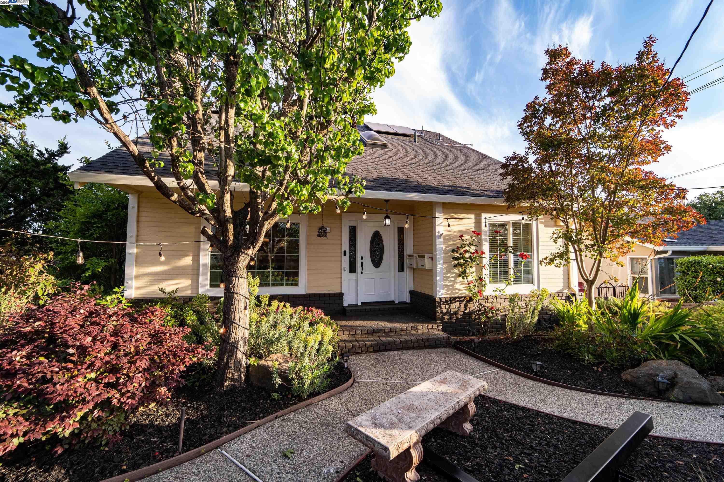 Detail Gallery Image 1 of 36 For 4381 James Ave, Castro Valley,  CA 94546 - 4 Beds | 2 Baths