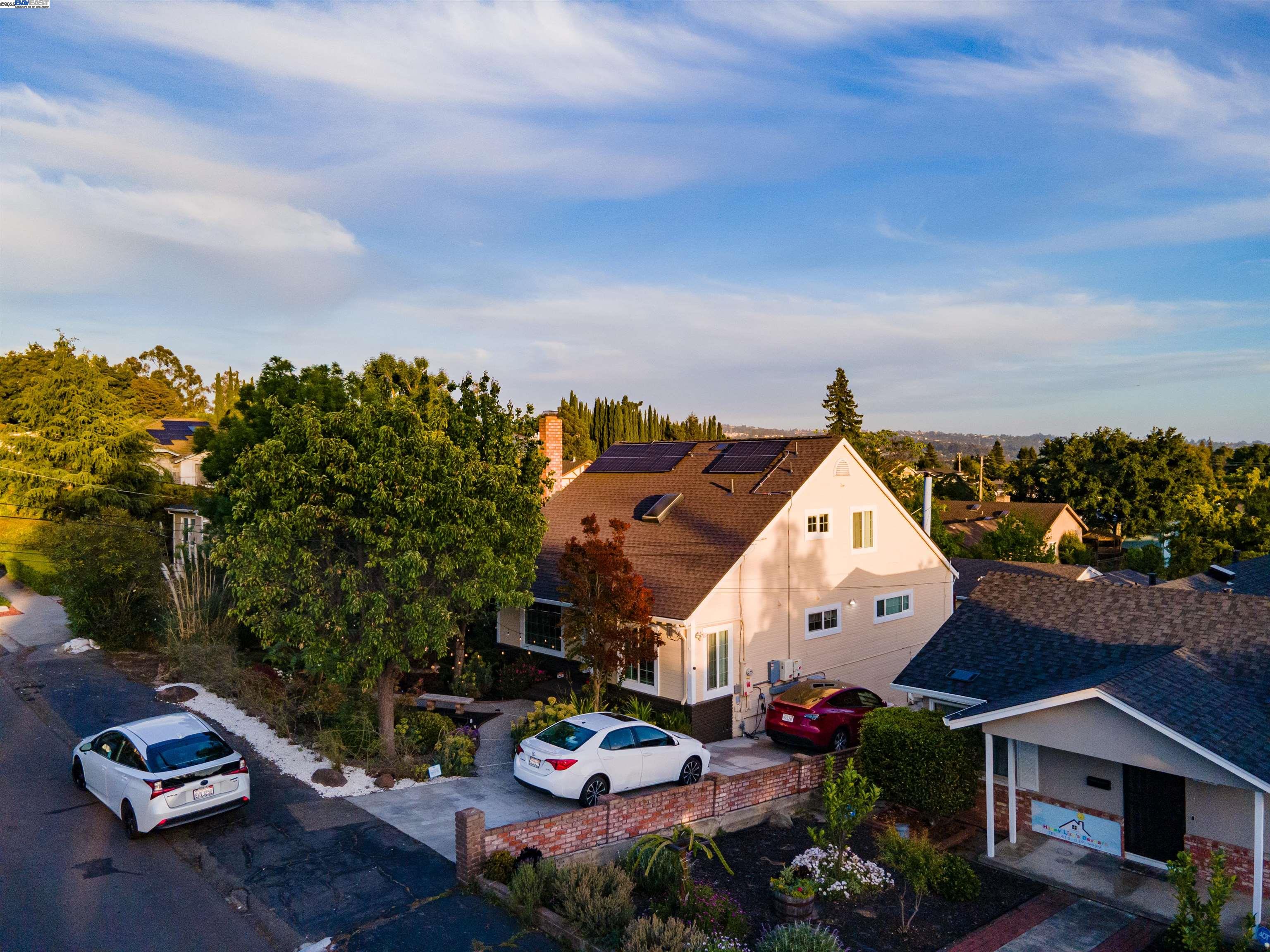 Detail Gallery Image 2 of 36 For 4381 James Ave, Castro Valley,  CA 94546 - 4 Beds | 2 Baths