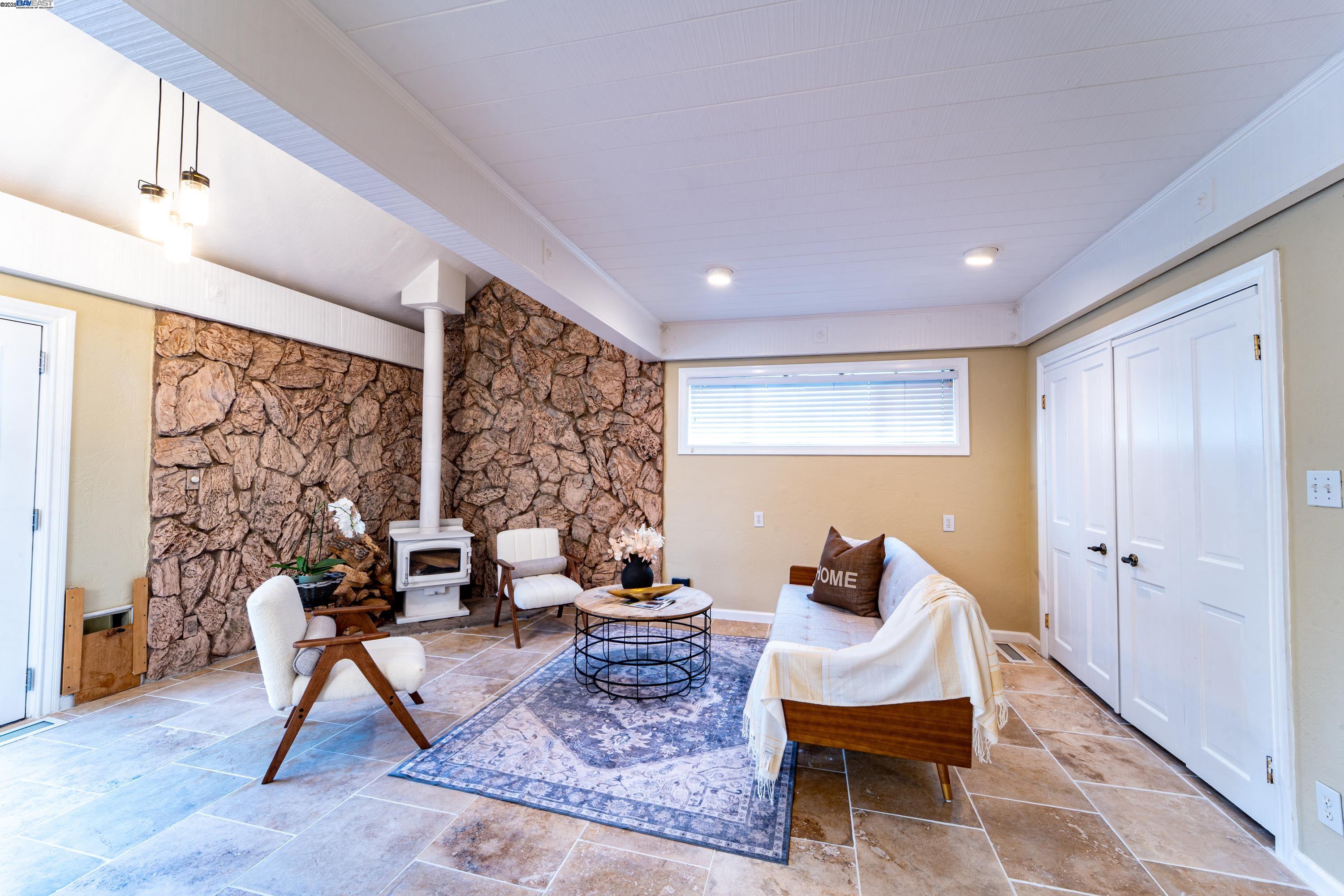 Detail Gallery Image 11 of 36 For 4381 James Ave, Castro Valley,  CA 94546 - 4 Beds | 2 Baths