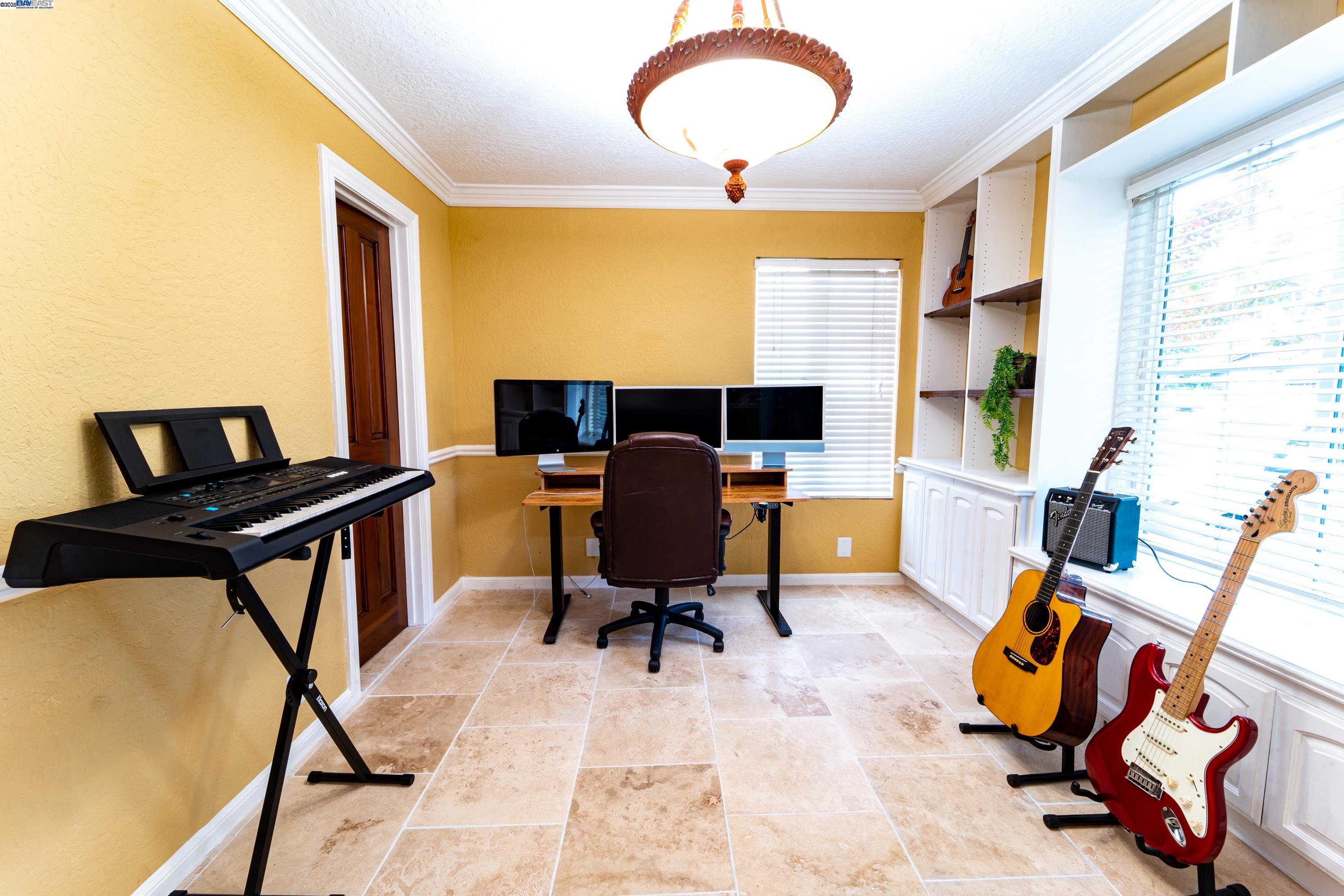 Detail Gallery Image 12 of 36 For 4381 James Ave, Castro Valley,  CA 94546 - 4 Beds | 2 Baths