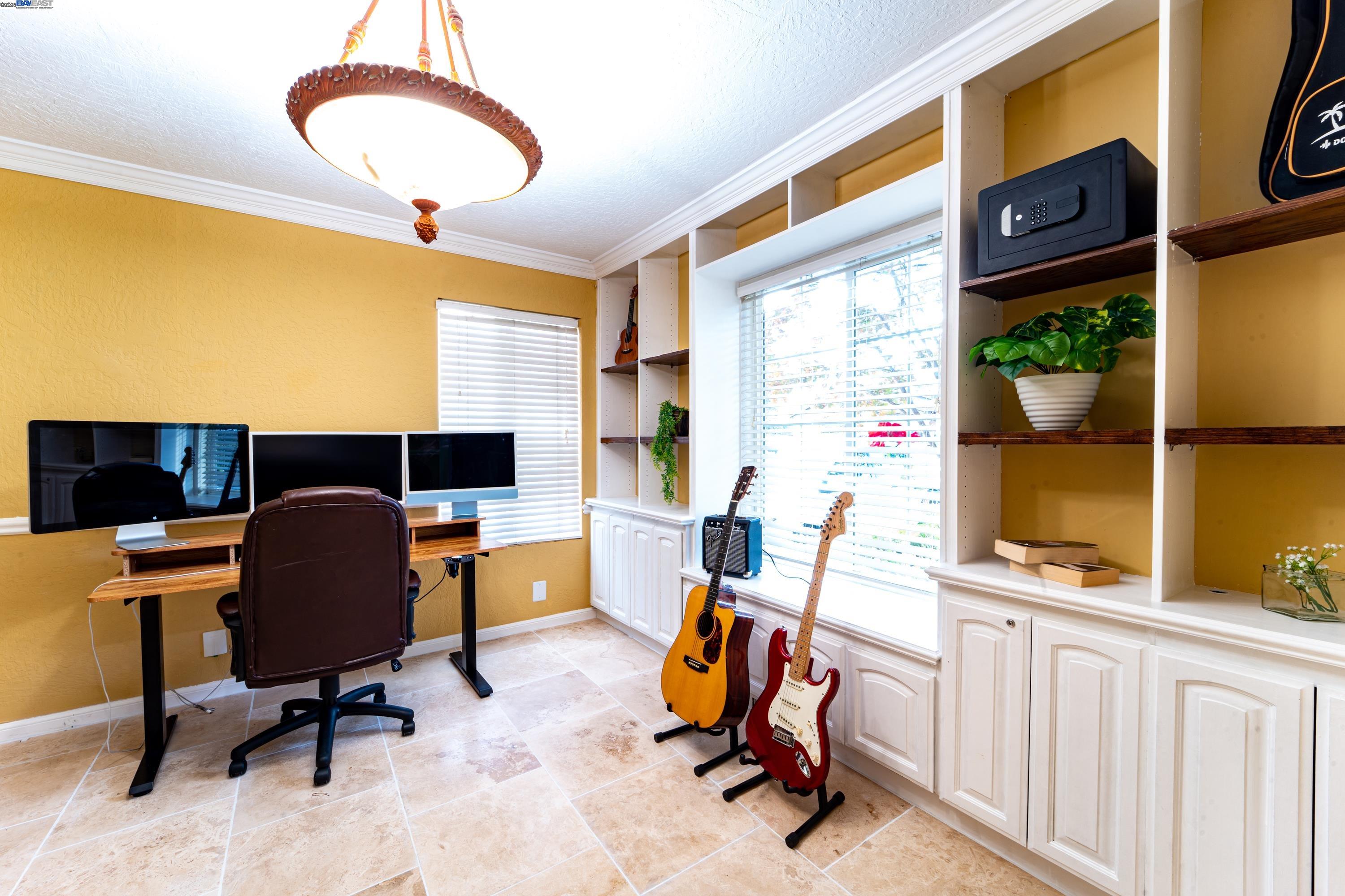 Detail Gallery Image 13 of 36 For 4381 James Ave, Castro Valley,  CA 94546 - 4 Beds | 2 Baths