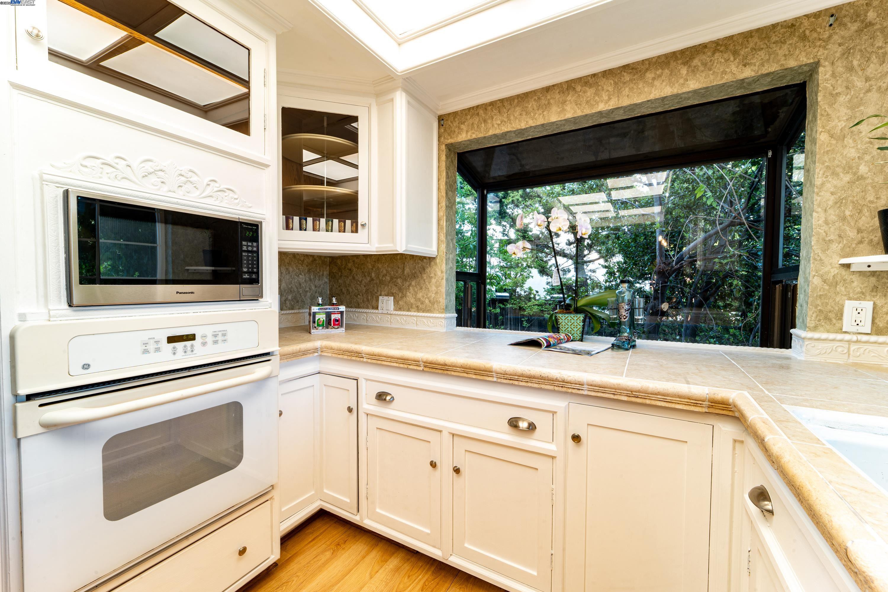 Detail Gallery Image 16 of 36 For 4381 James Ave, Castro Valley,  CA 94546 - 4 Beds | 2 Baths