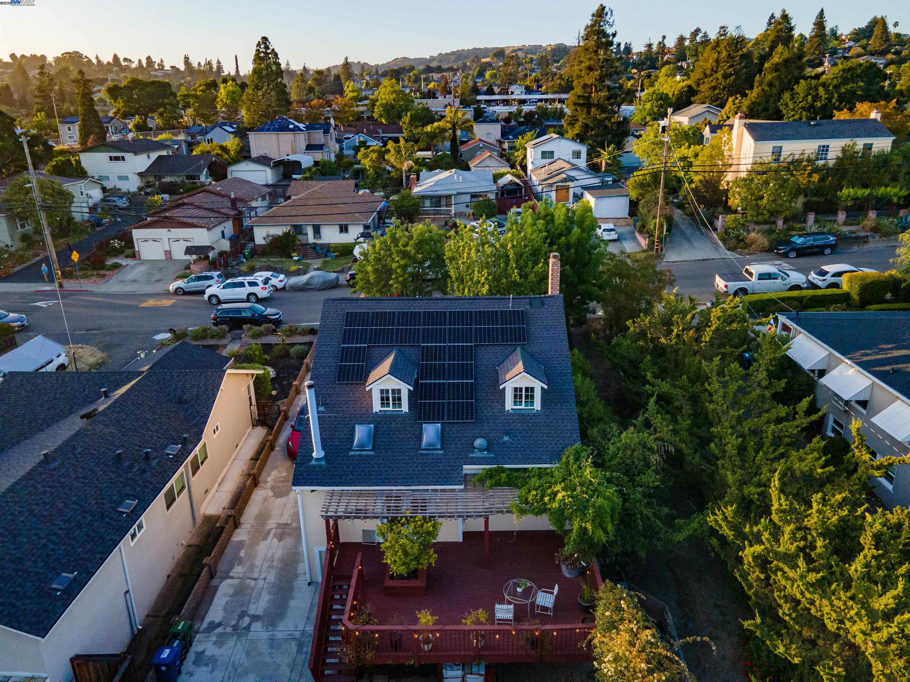 Detail Gallery Image 4 of 36 For 4381 James Ave, Castro Valley,  CA 94546 - 4 Beds | 2 Baths